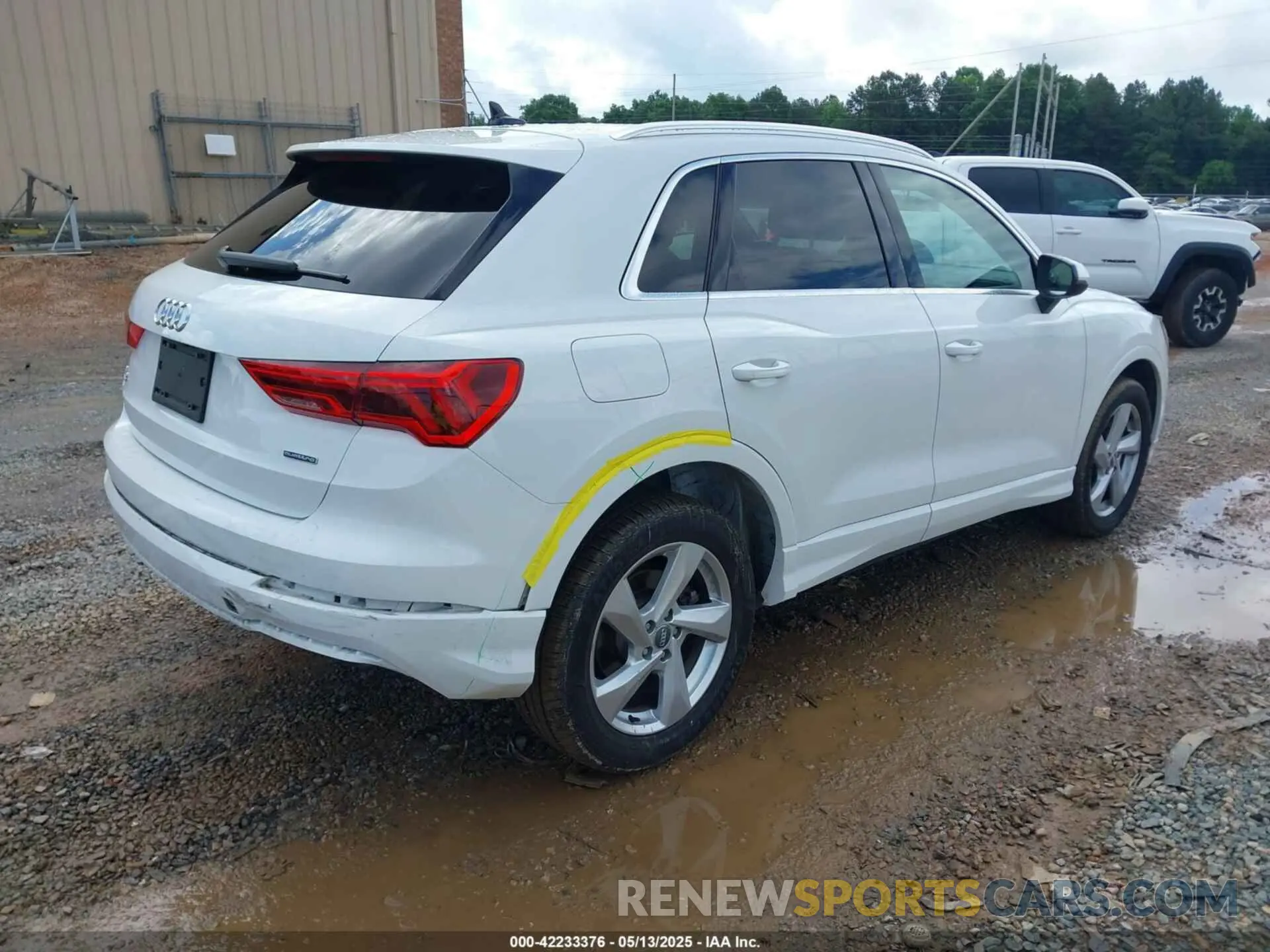 4 Photograph of a damaged car WA1AECF31L1052769 AUDI Q3 2020