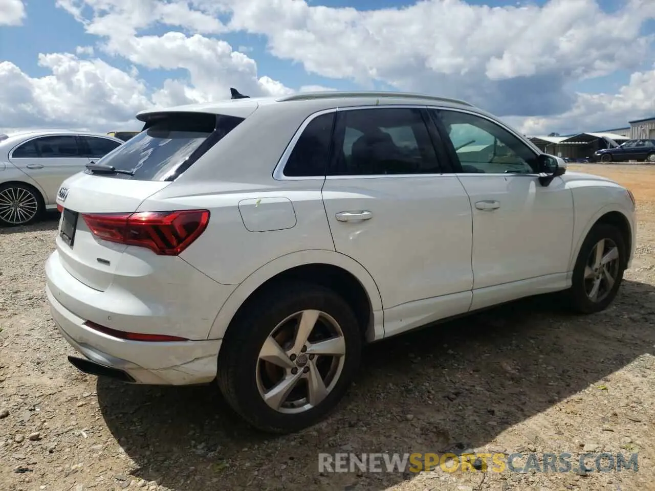3 Photograph of a damaged car WA1AECF31L1095248 AUDI Q3 2020