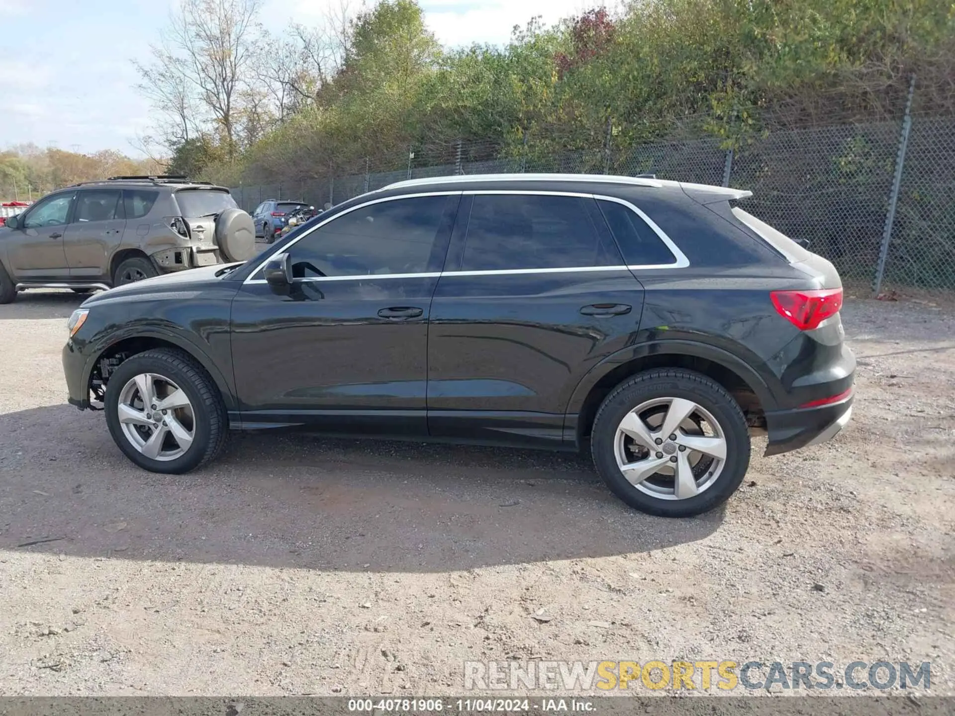 15 Photograph of a damaged car WA1AECF31L1114591 AUDI Q3 2020