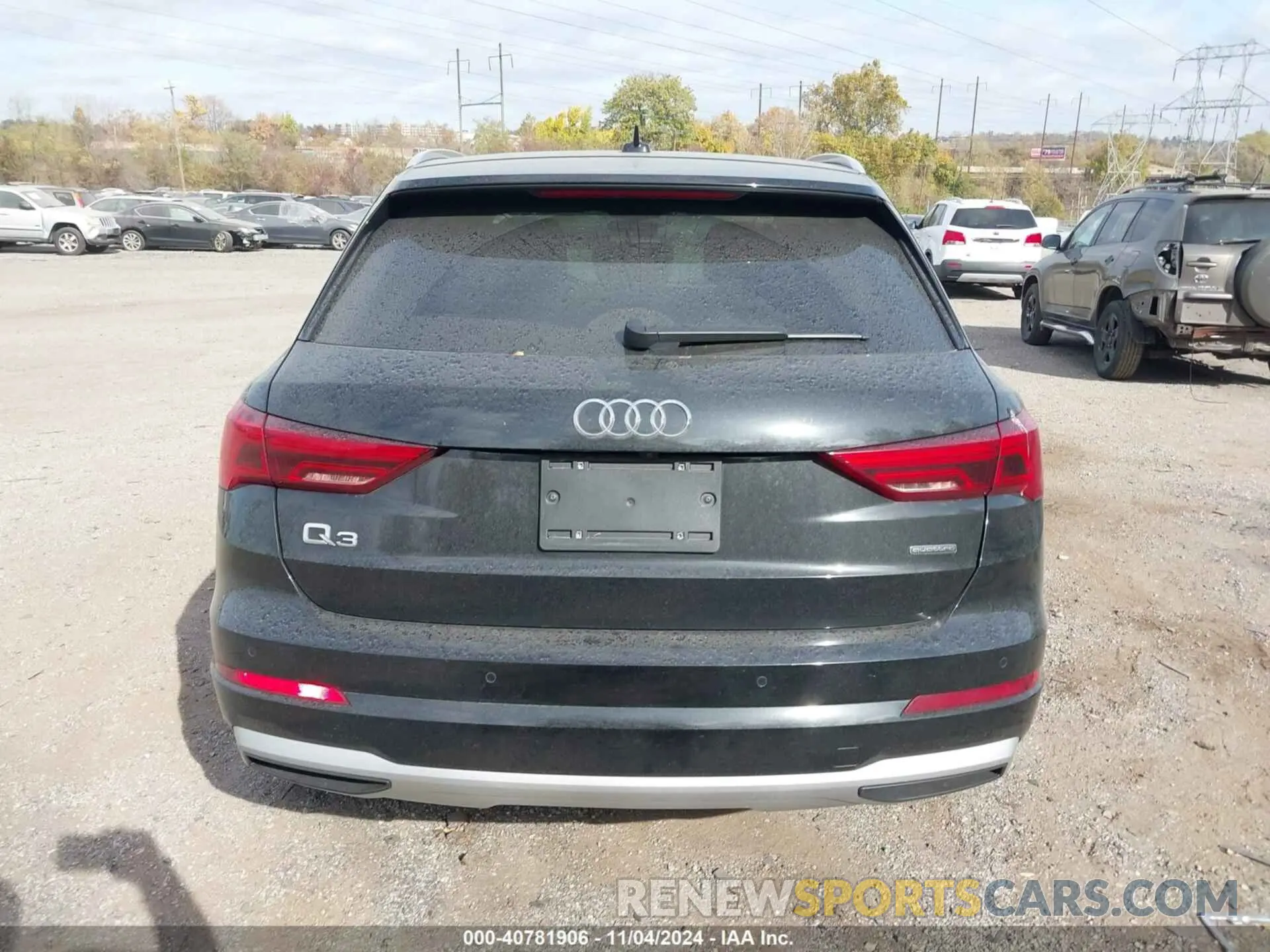 17 Photograph of a damaged car WA1AECF31L1114591 AUDI Q3 2020