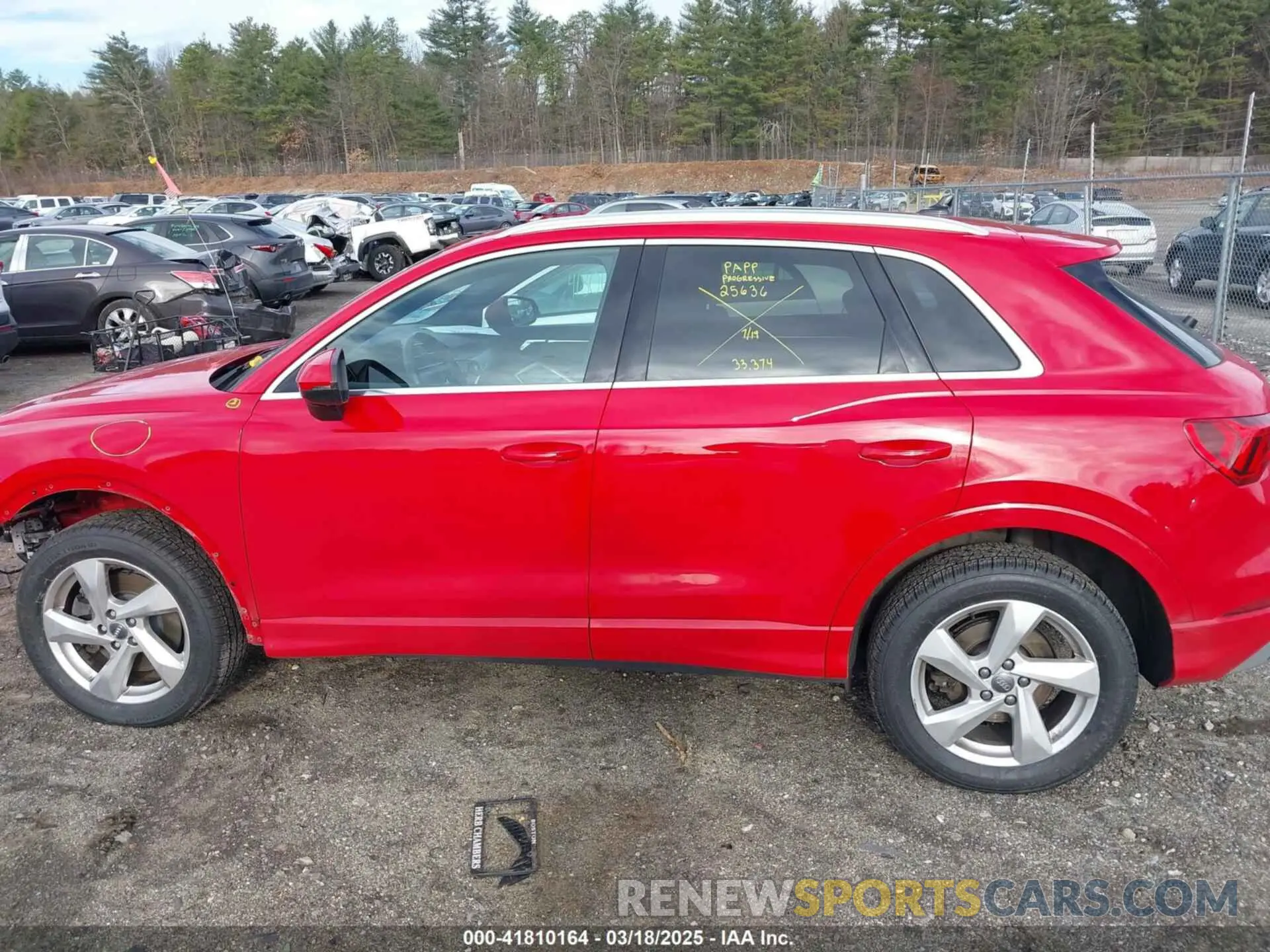 15 Photograph of a damaged car WA1AECF32L1001684 AUDI Q3 2020