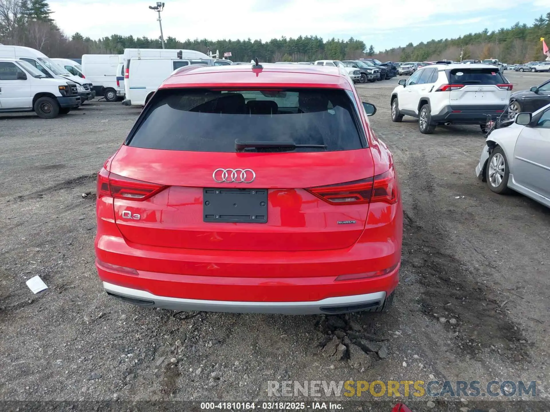 17 Photograph of a damaged car WA1AECF32L1001684 AUDI Q3 2020
