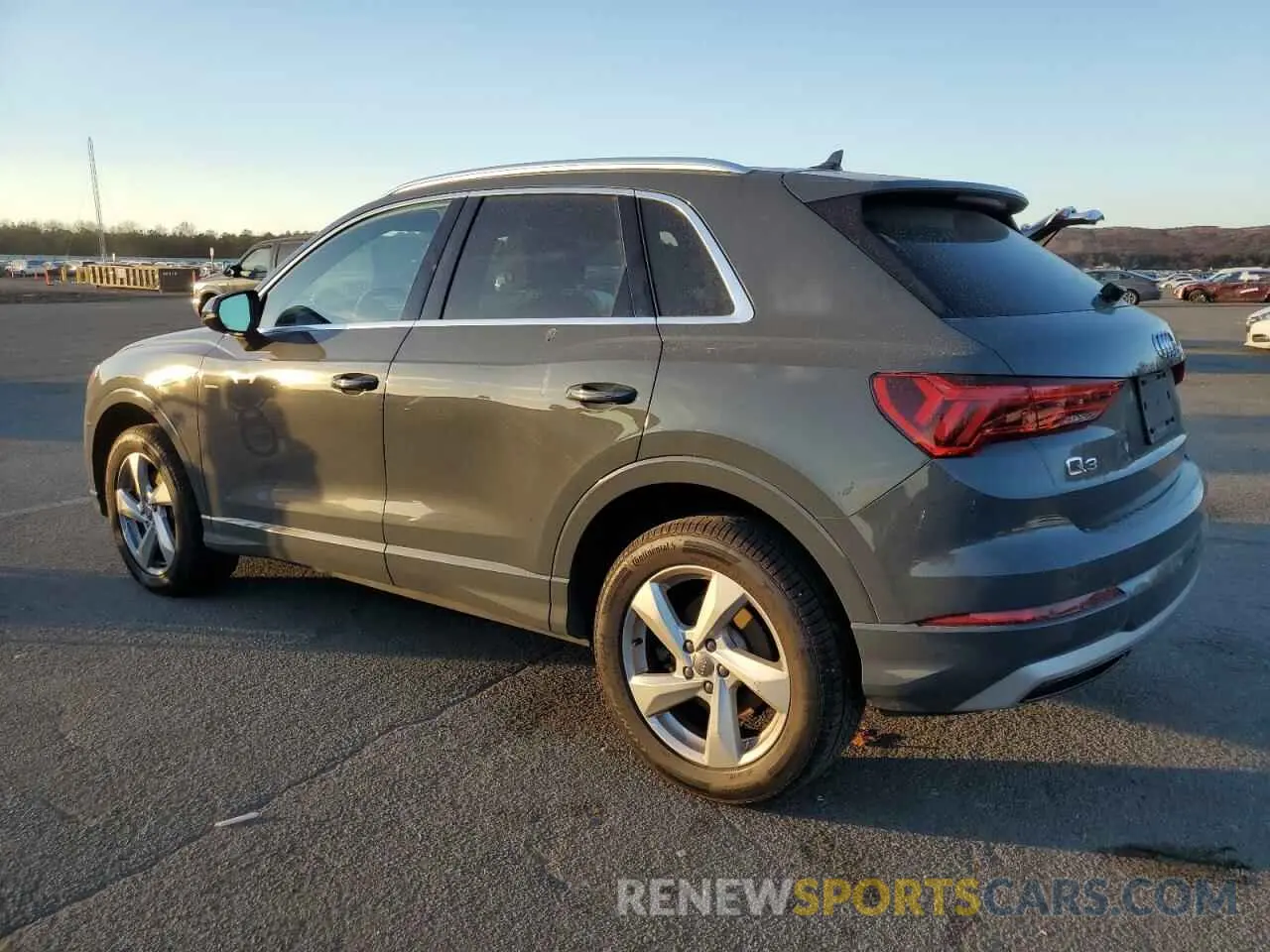 2 Фотография поврежденного автомобиля WA1AECF32L1014287 AUDI Q3 2020