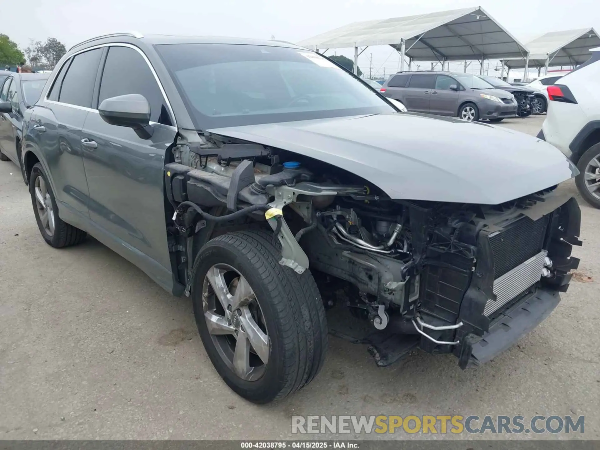 1 Photograph of a damaged car WA1AECF32L1061271 AUDI Q3 2020