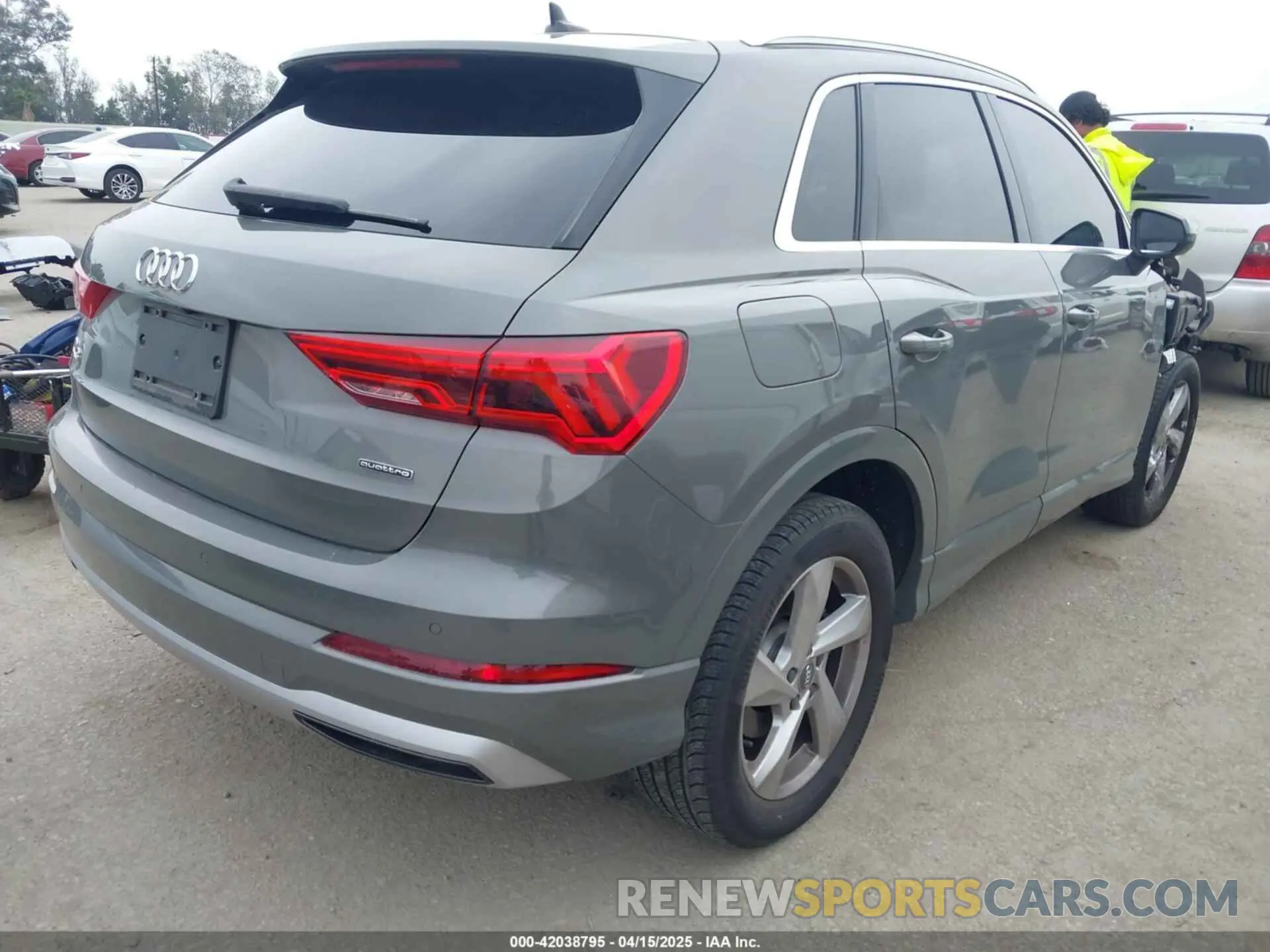 4 Photograph of a damaged car WA1AECF32L1061271 AUDI Q3 2020