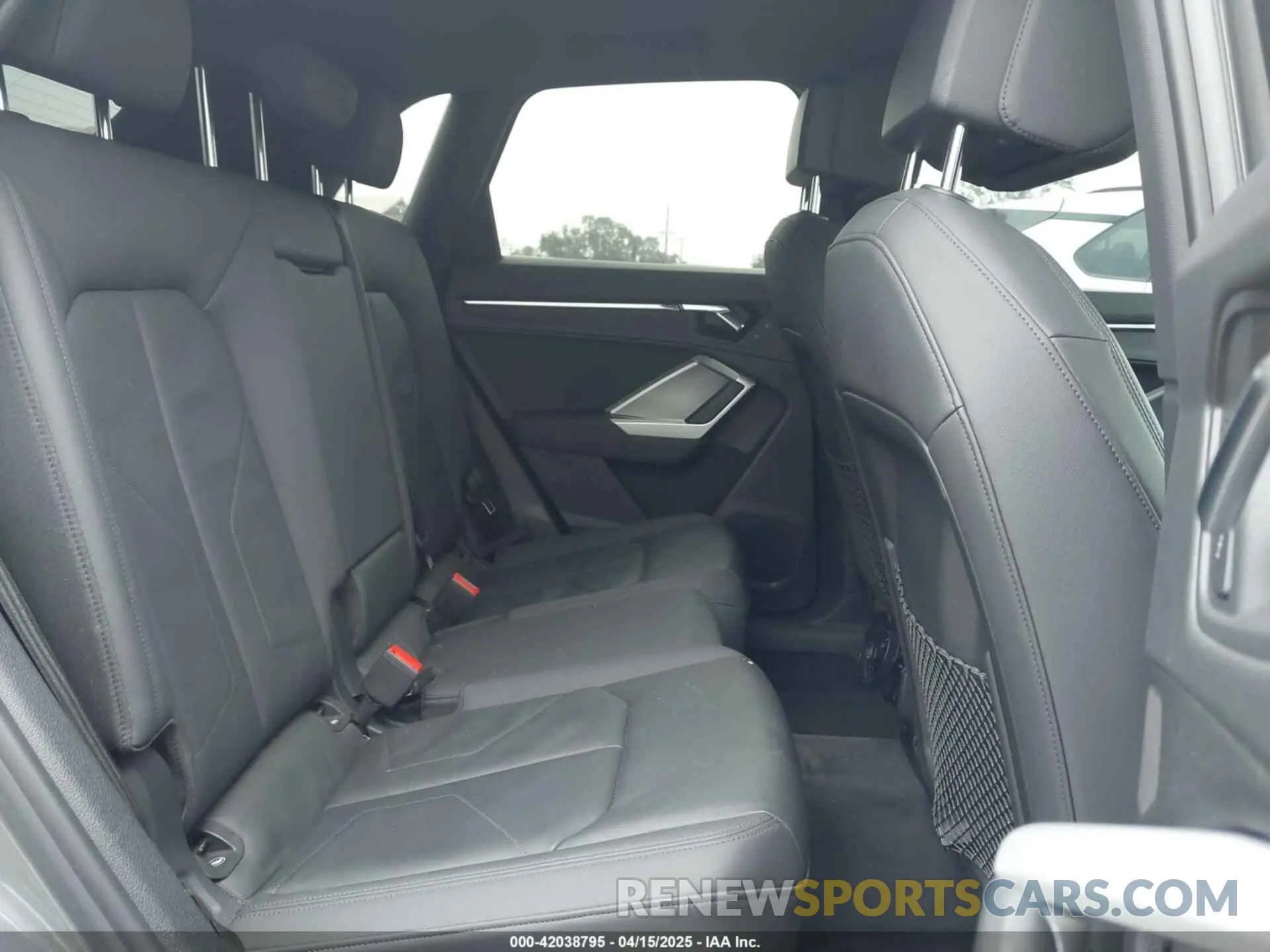 8 Photograph of a damaged car WA1AECF32L1061271 AUDI Q3 2020