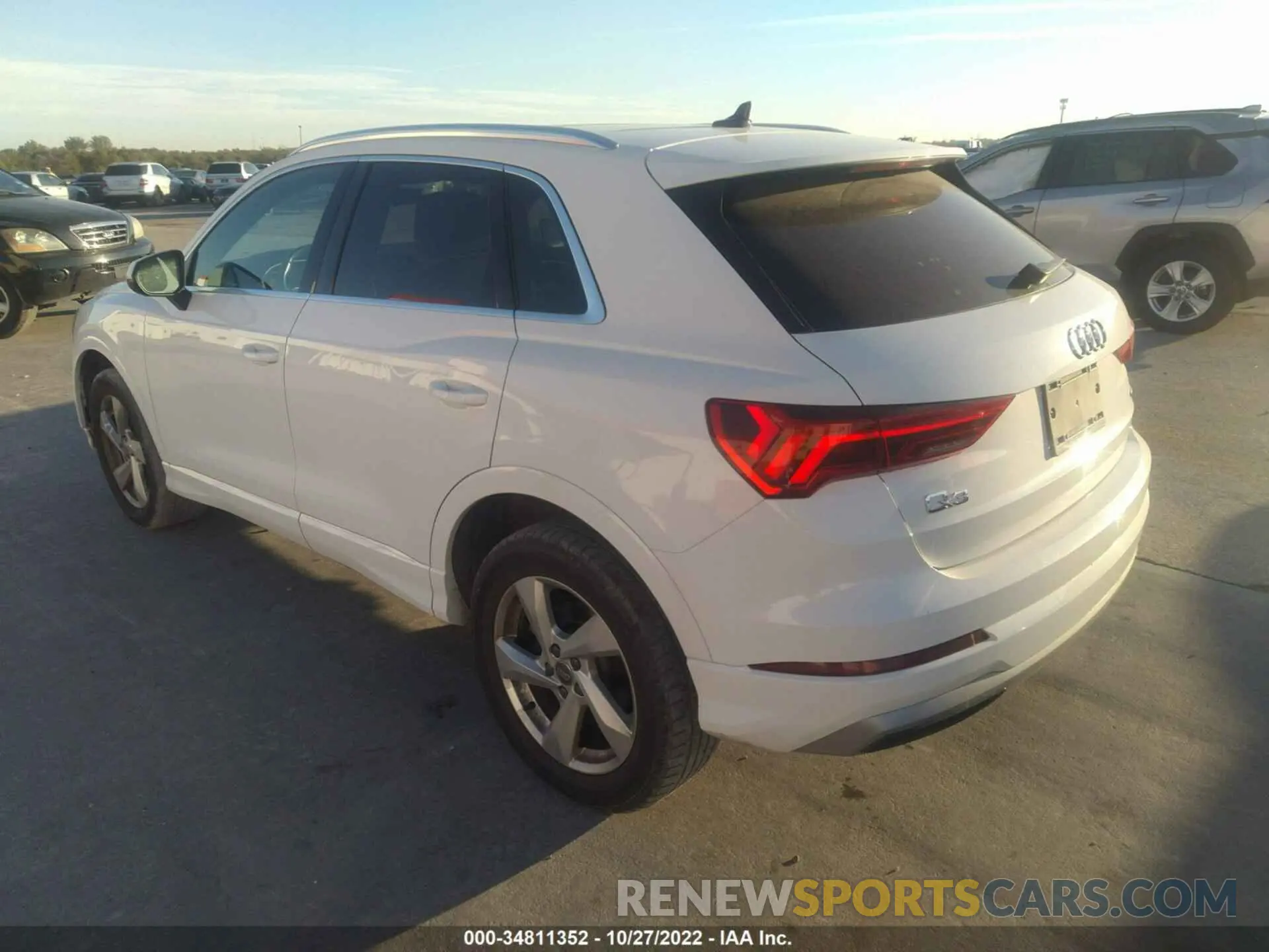 3 Photograph of a damaged car WA1AECF33L1037917 AUDI Q3 2020
