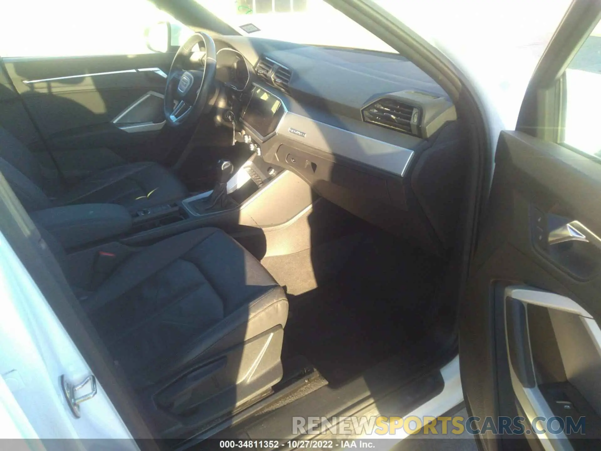 5 Photograph of a damaged car WA1AECF33L1037917 AUDI Q3 2020