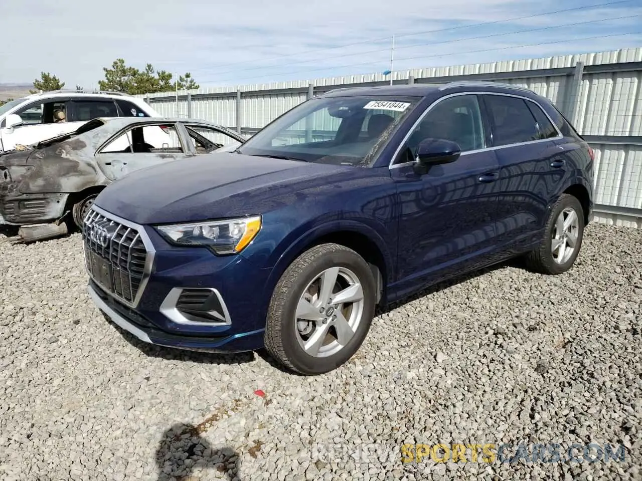 1 Фотография поврежденного автомобиля WA1AECF33L1102054 AUDI Q3 2020