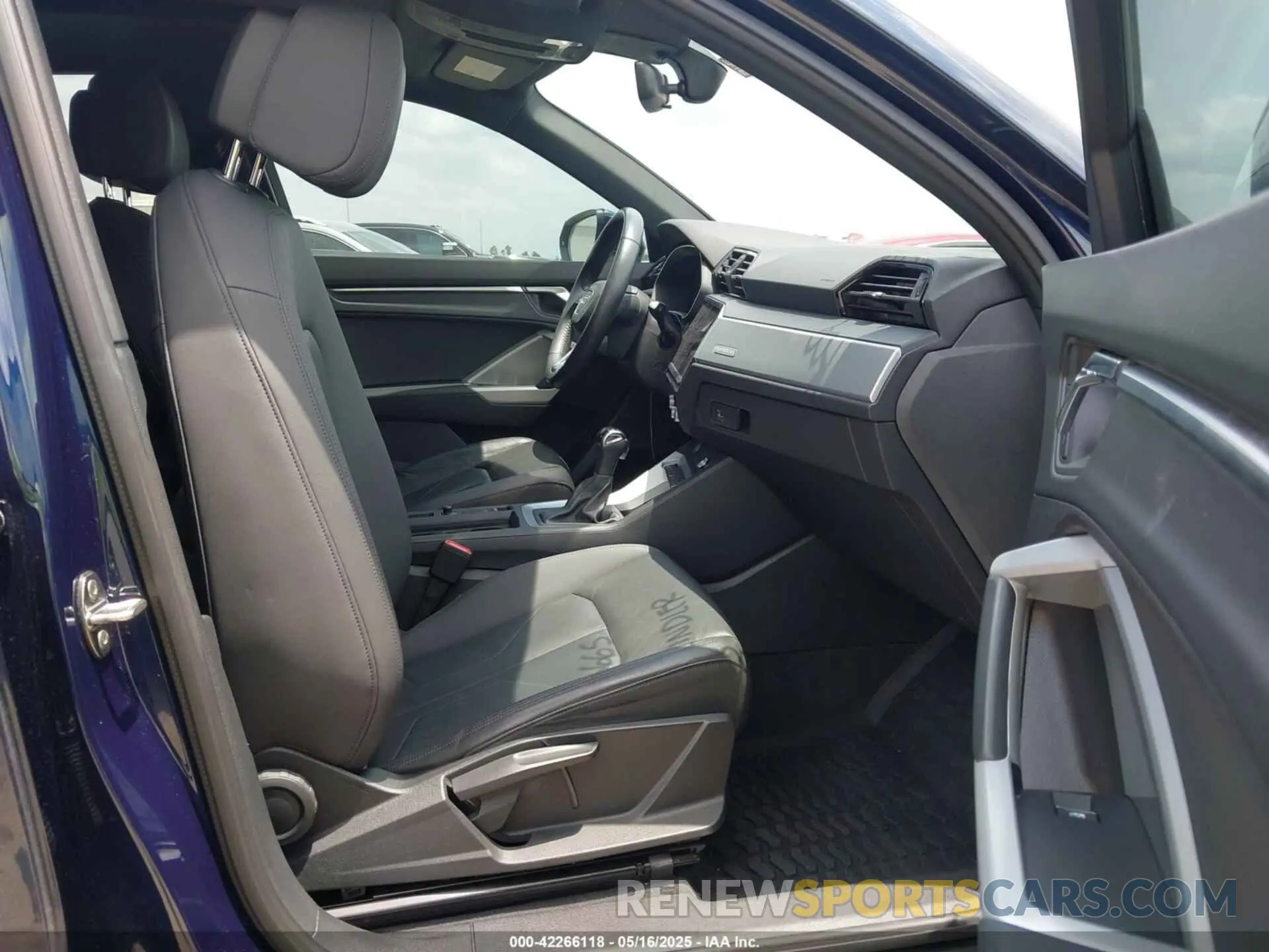 5 Photograph of a damaged car WA1AECF34L1104864 AUDI Q3 2020