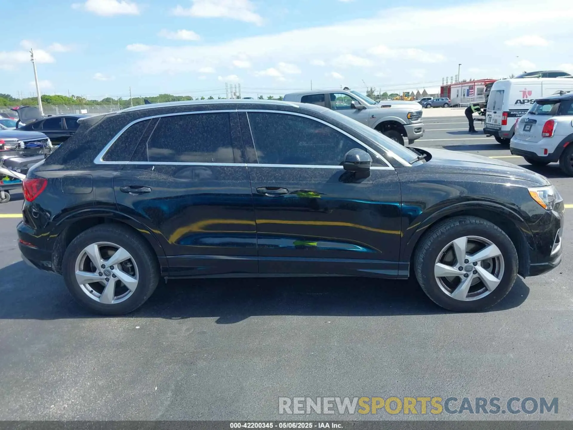 13 Фотография поврежденного автомобиля WA1AECF35L1021332 AUDI Q3 2020