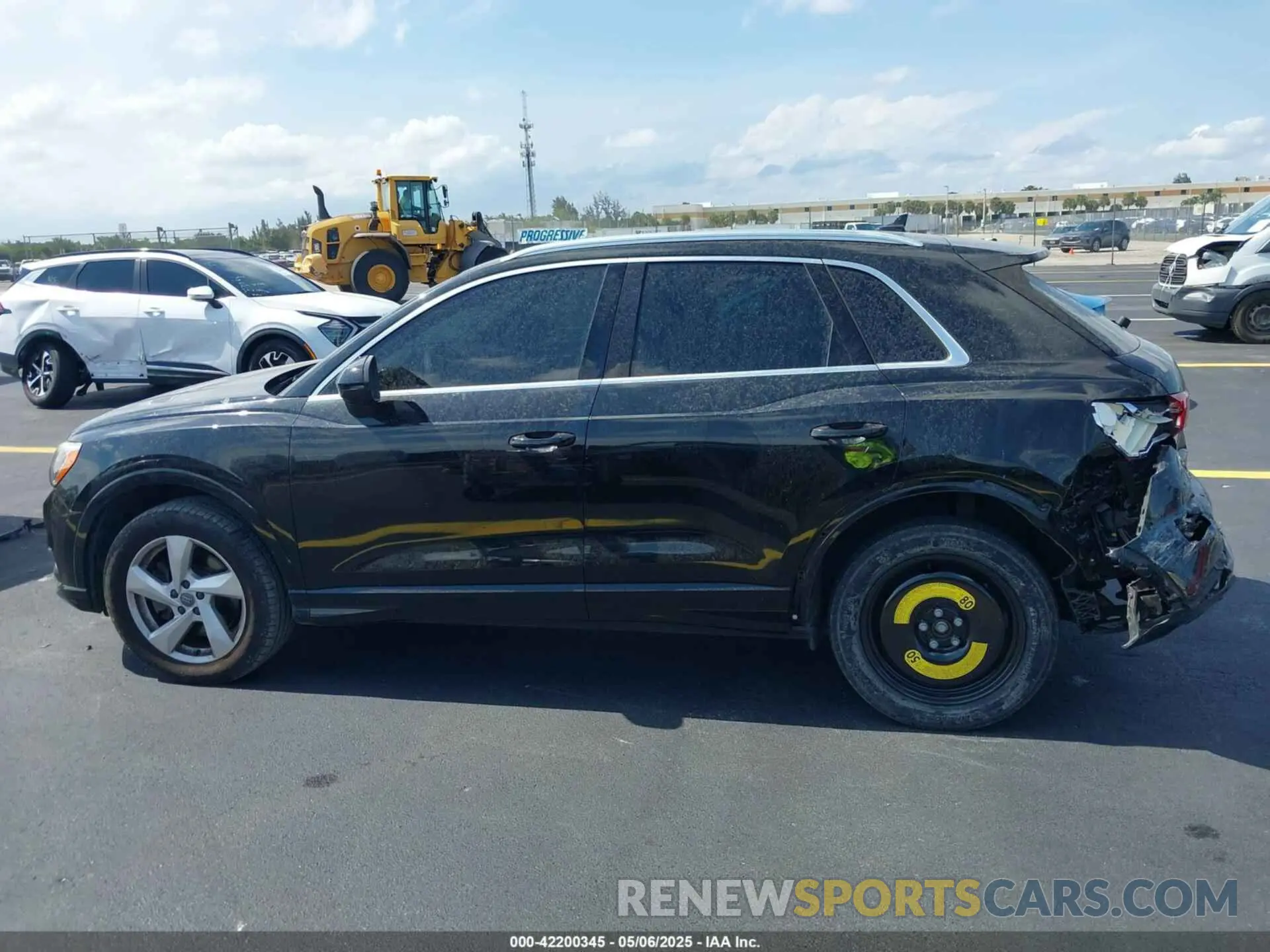 14 Фотография поврежденного автомобиля WA1AECF35L1021332 AUDI Q3 2020