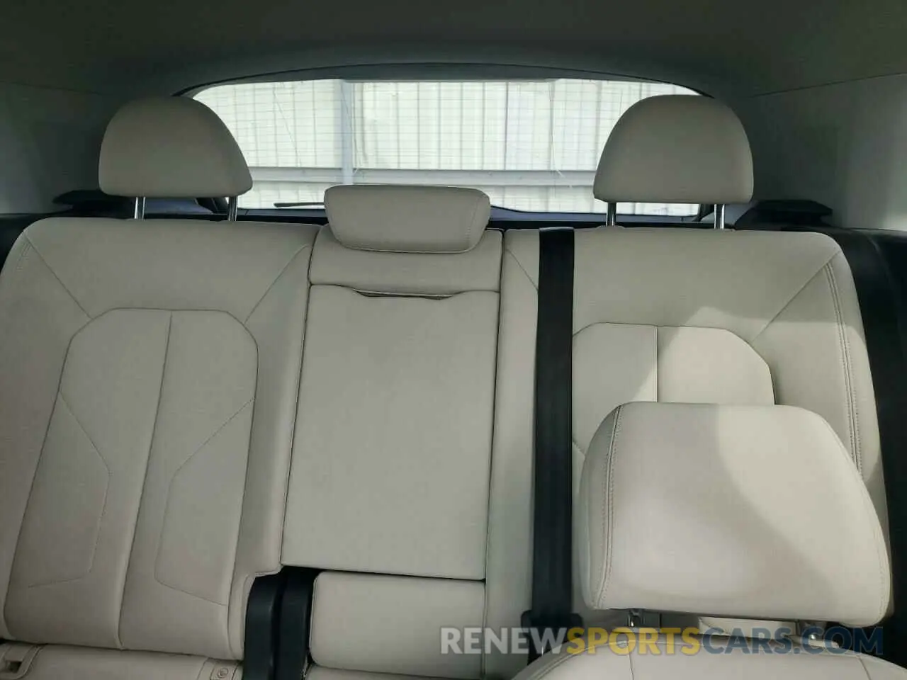 10 Фотография поврежденного автомобиля WA1AECF35L1035909 AUDI Q3 2020