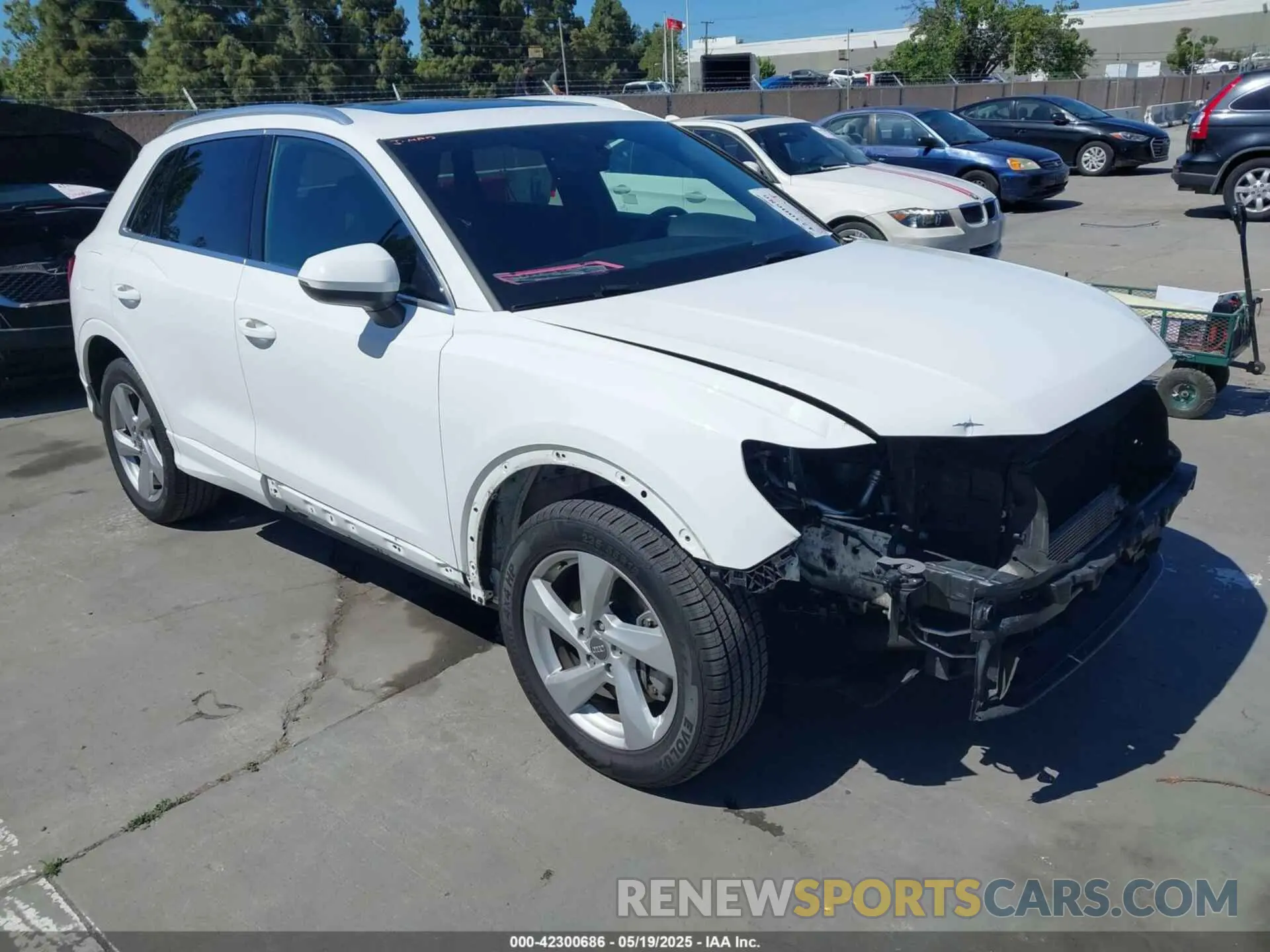 1 Фотография поврежденного автомобиля WA1AECF36L1045753 AUDI Q3 2020