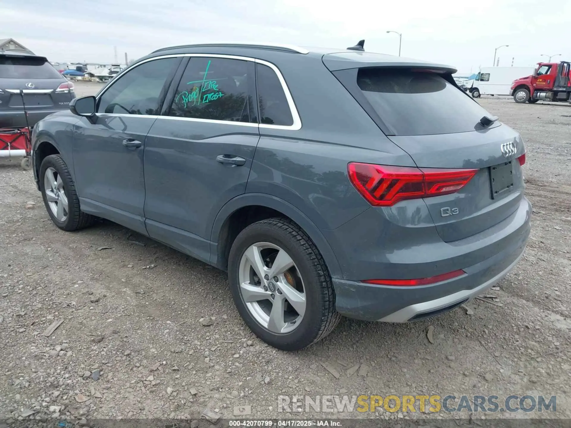 3 Фотография поврежденного автомобиля WA1AECF36L1083306 AUDI Q3 2020