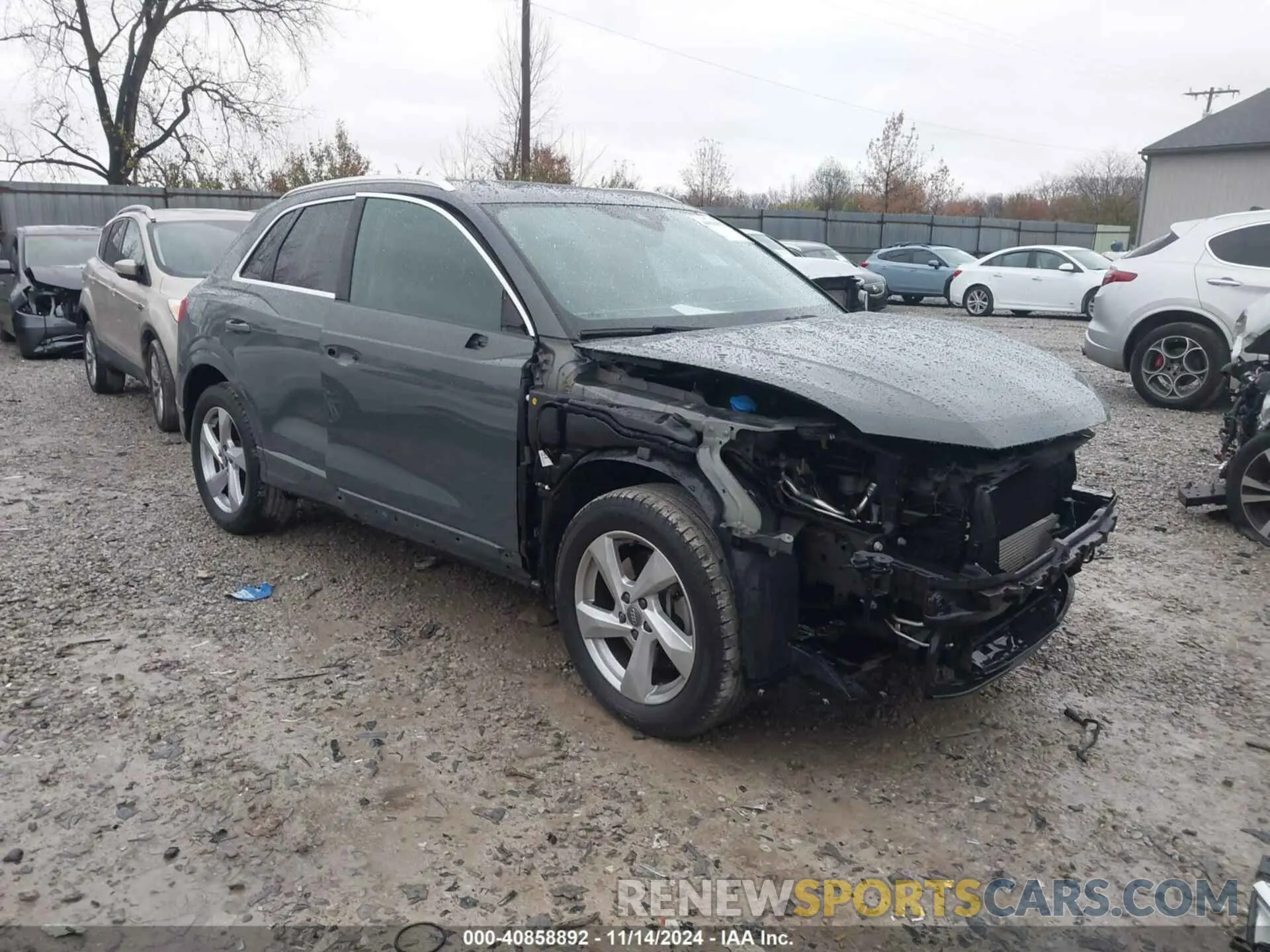 1 Photograph of a damaged car WA1AECF37L1011675 AUDI Q3 2020