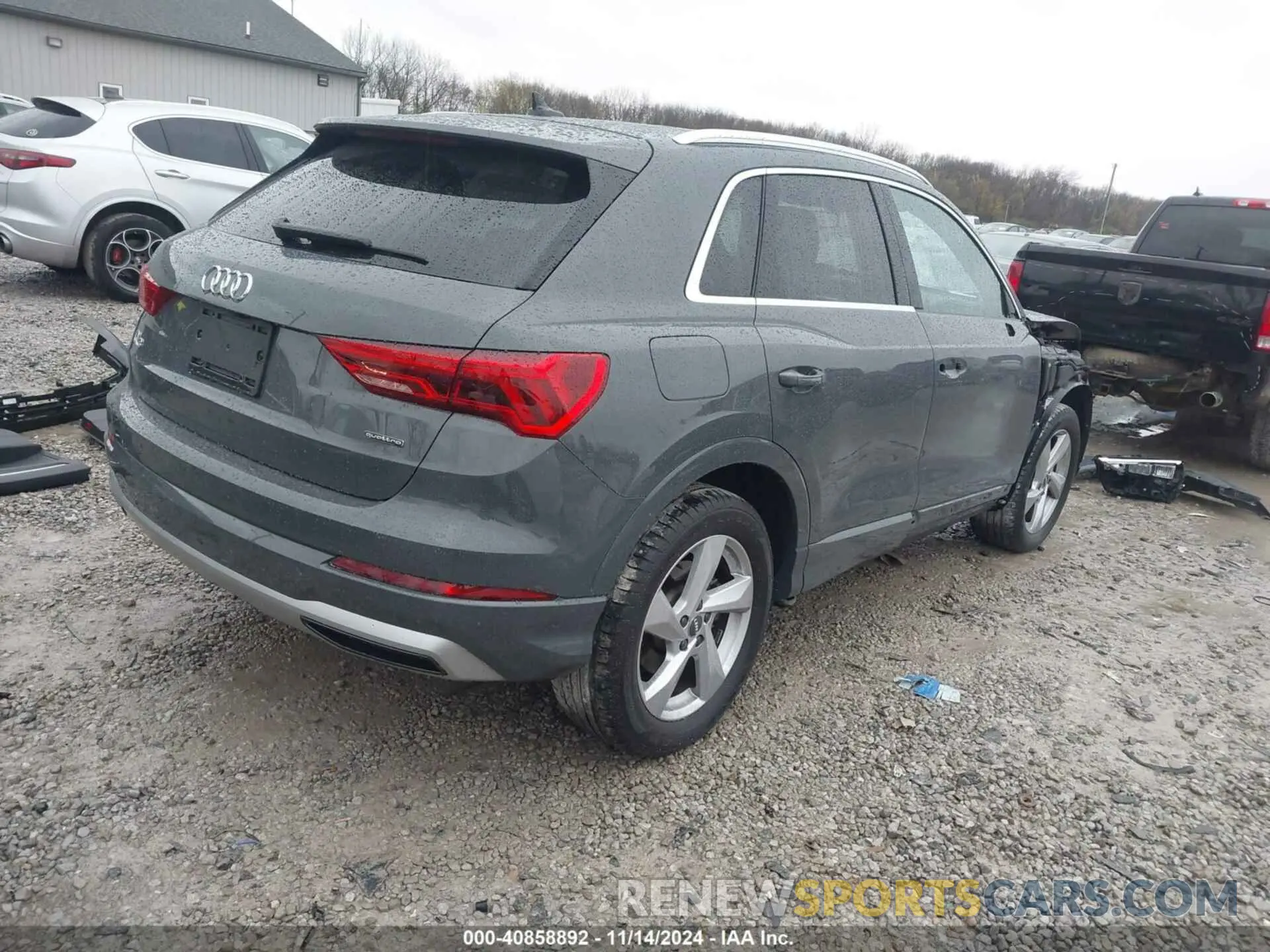 4 Photograph of a damaged car WA1AECF37L1011675 AUDI Q3 2020