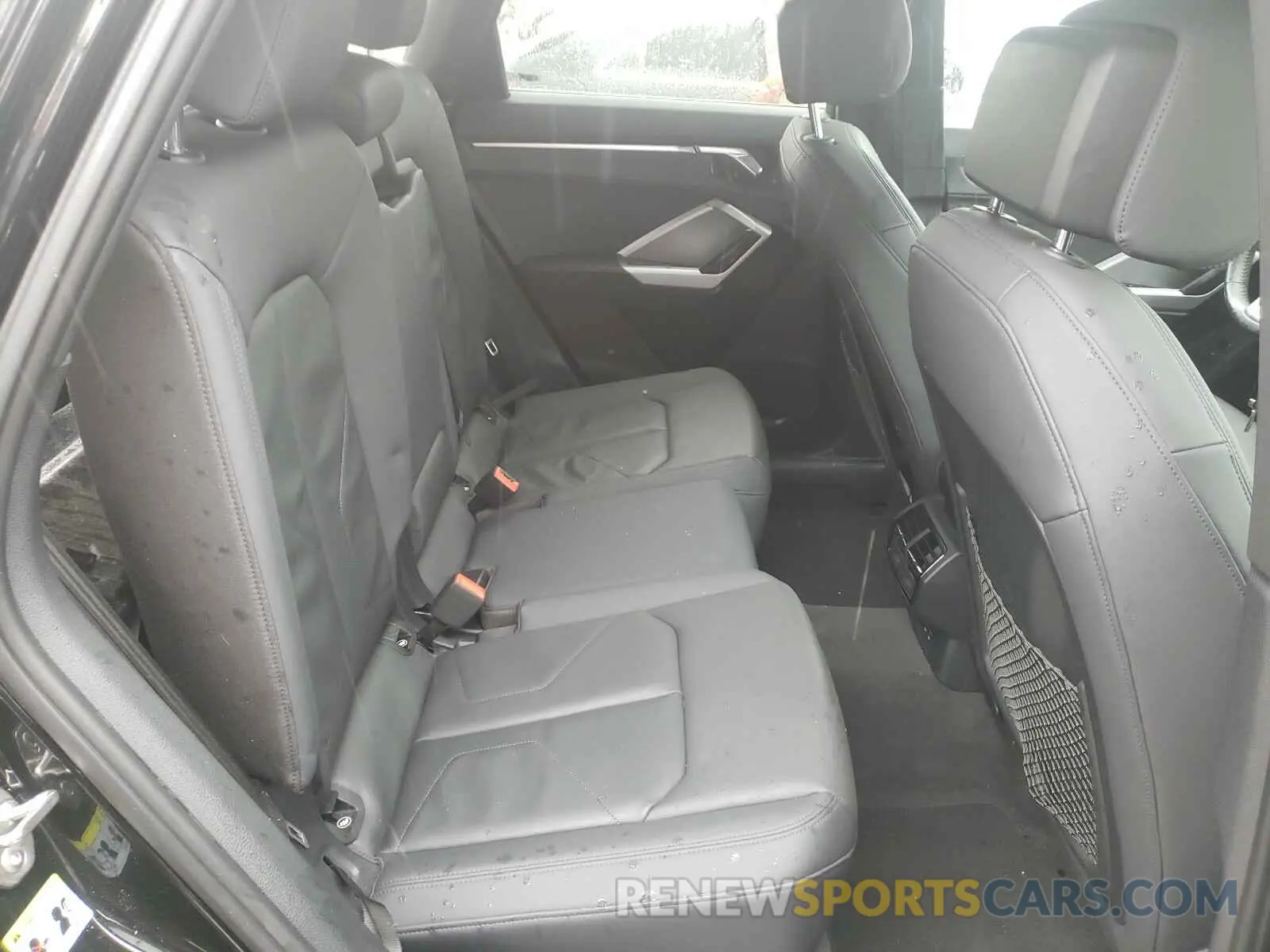 6 Photograph of a damaged car WA1AECF38L1026251 AUDI Q3 2020
