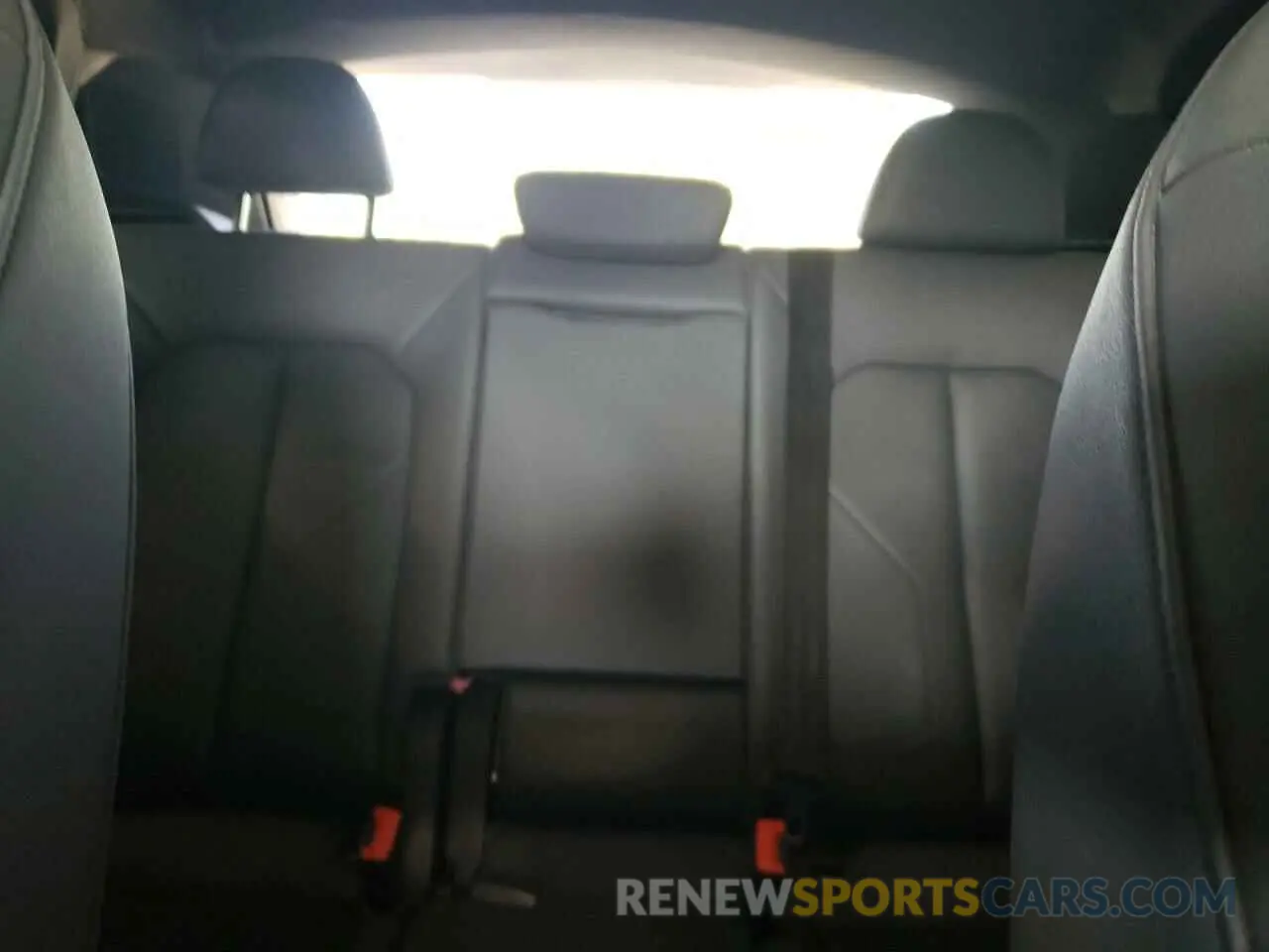 10 Photograph of a damaged car WA1AECF39L1023908 AUDI Q3 2020
