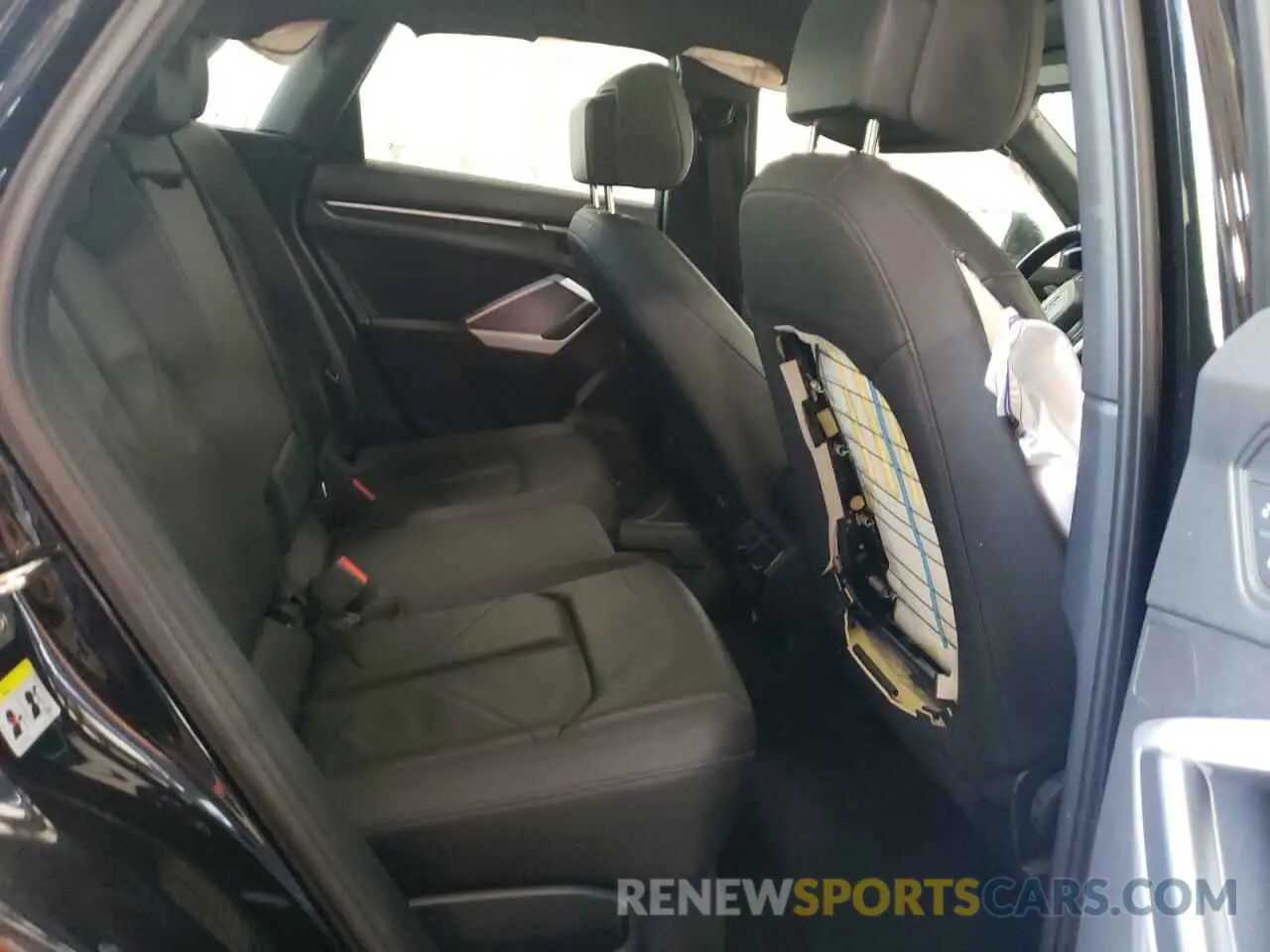 11 Photograph of a damaged car WA1AECF39L1023908 AUDI Q3 2020