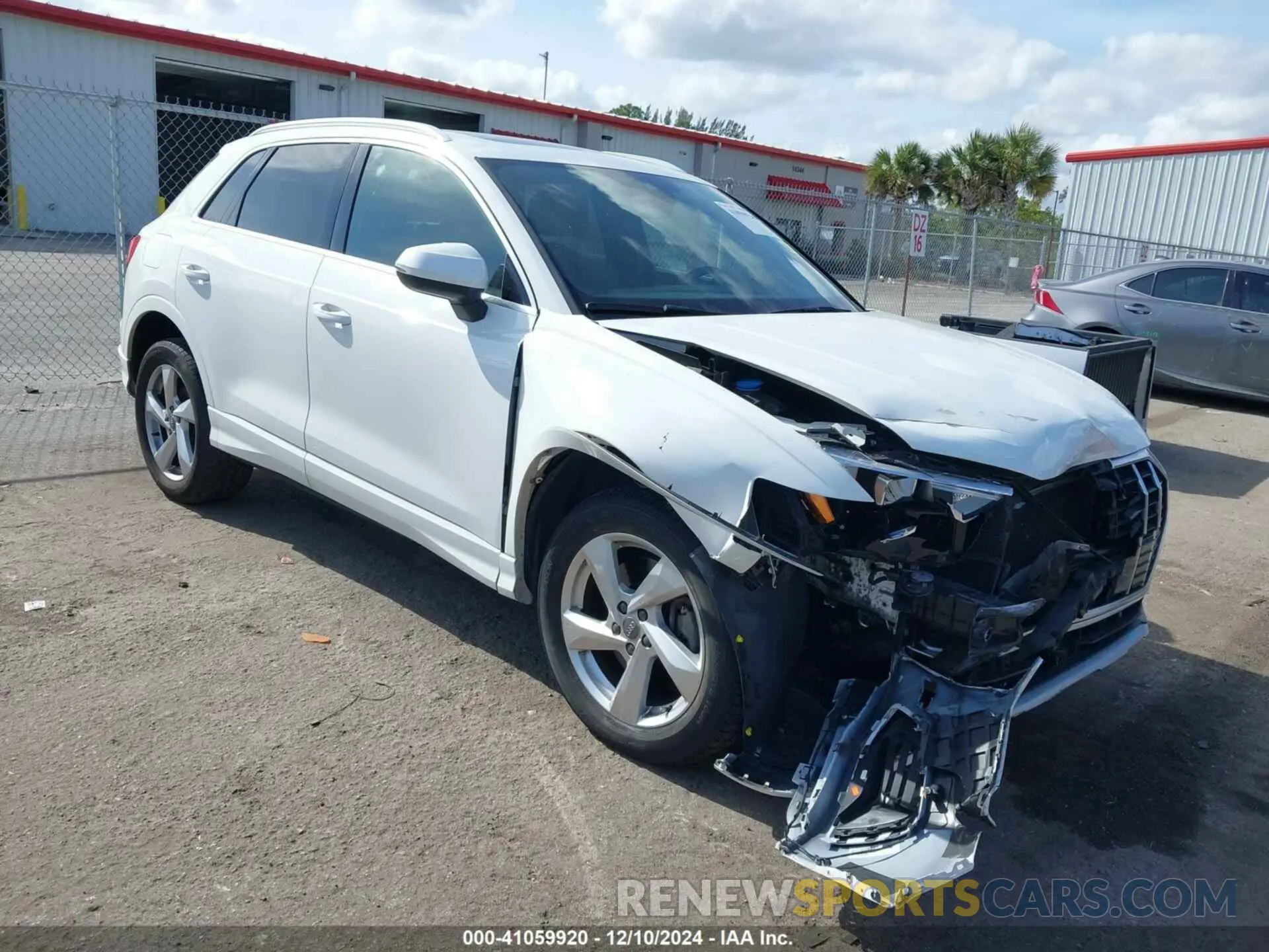 1 Фотография поврежденного автомобиля WA1AECF39L1092033 AUDI Q3 2020