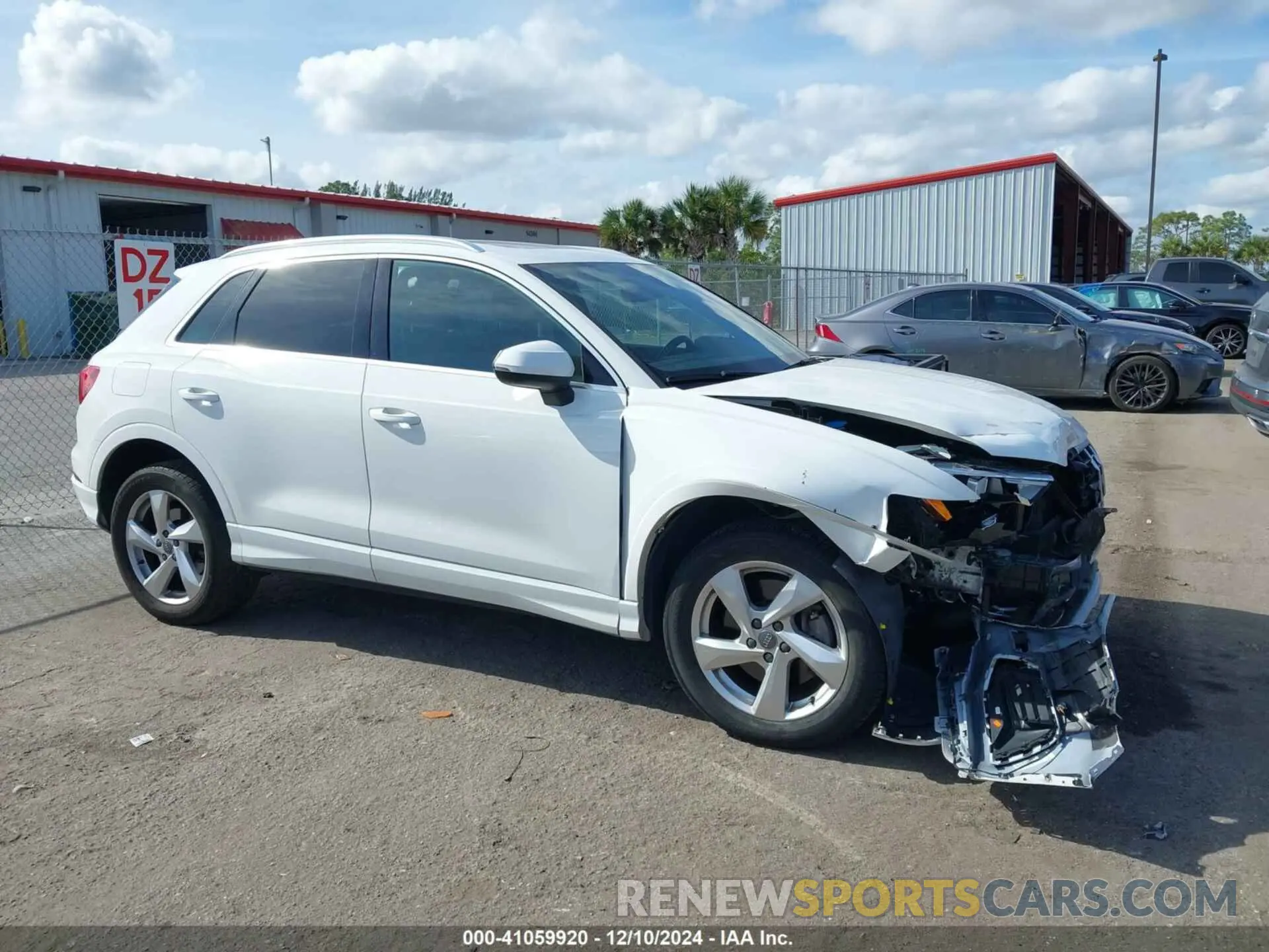 13 Фотография поврежденного автомобиля WA1AECF39L1092033 AUDI Q3 2020