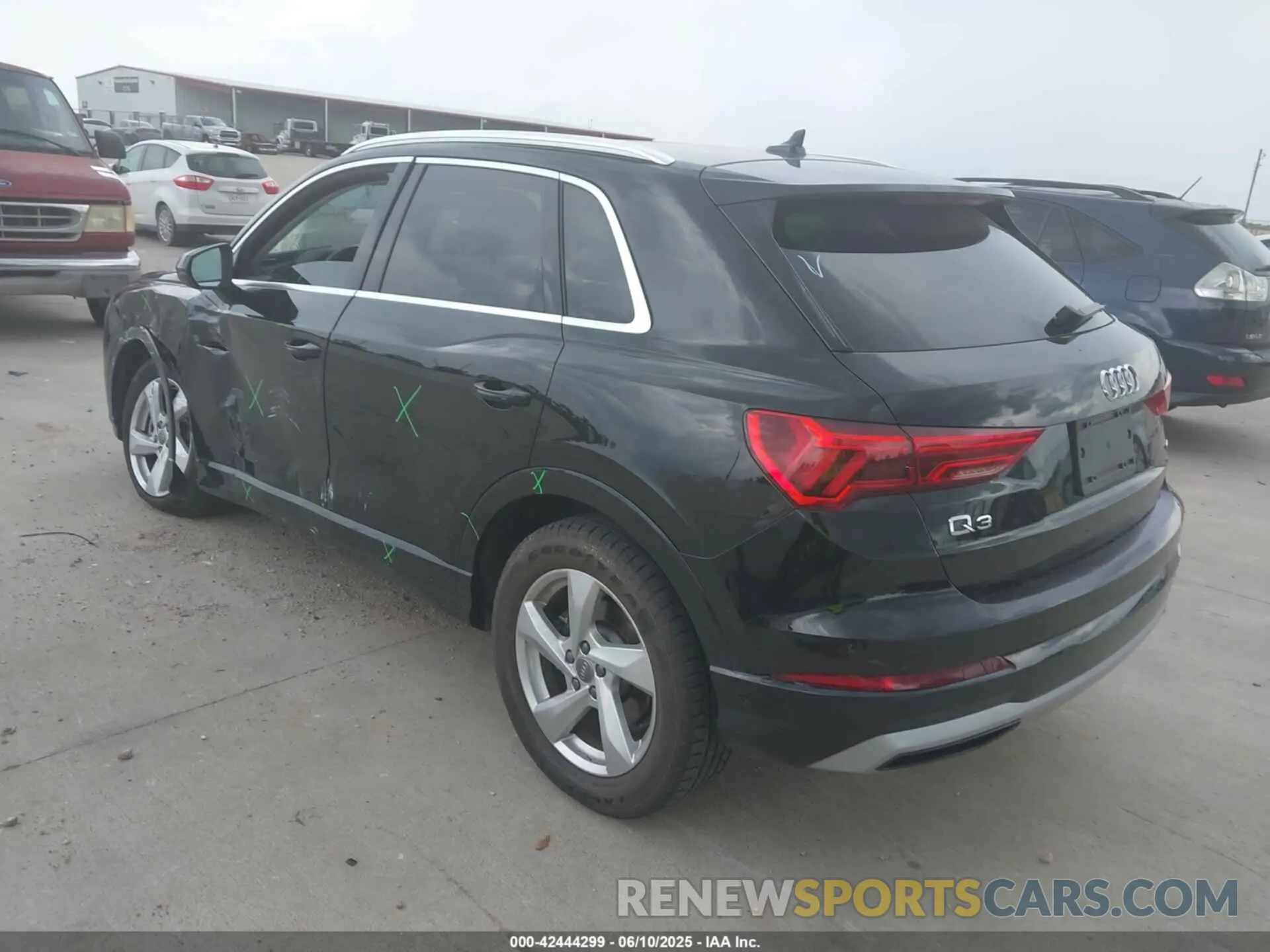 3 Photograph of a damaged car WA1BECF31L1042375 AUDI Q3 2020