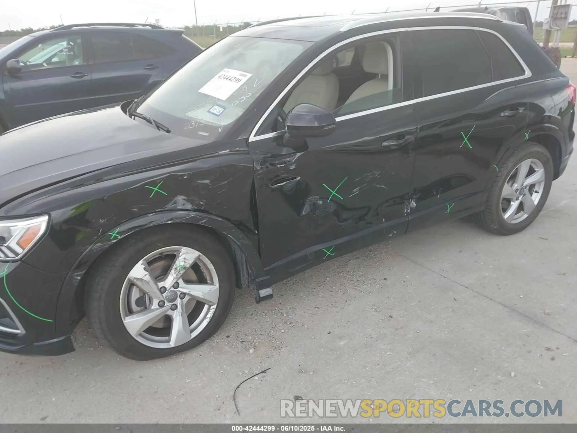6 Photograph of a damaged car WA1BECF31L1042375 AUDI Q3 2020