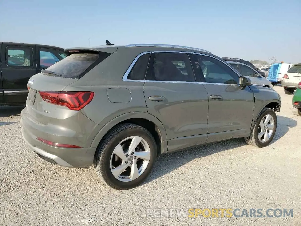 3 Фотография поврежденного автомобиля WA1BECF31L1050685 AUDI Q3 2020