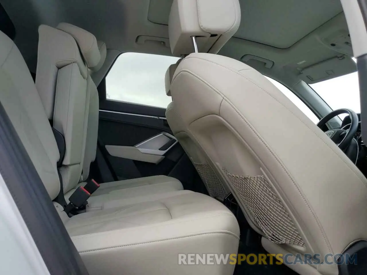 11 Photograph of a damaged car WA1BECF32L1104270 AUDI Q3 2020