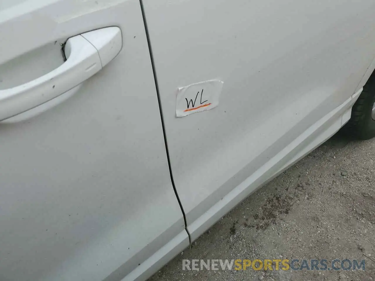 13 Photograph of a damaged car WA1BECF34L1027871 AUDI Q3 2020