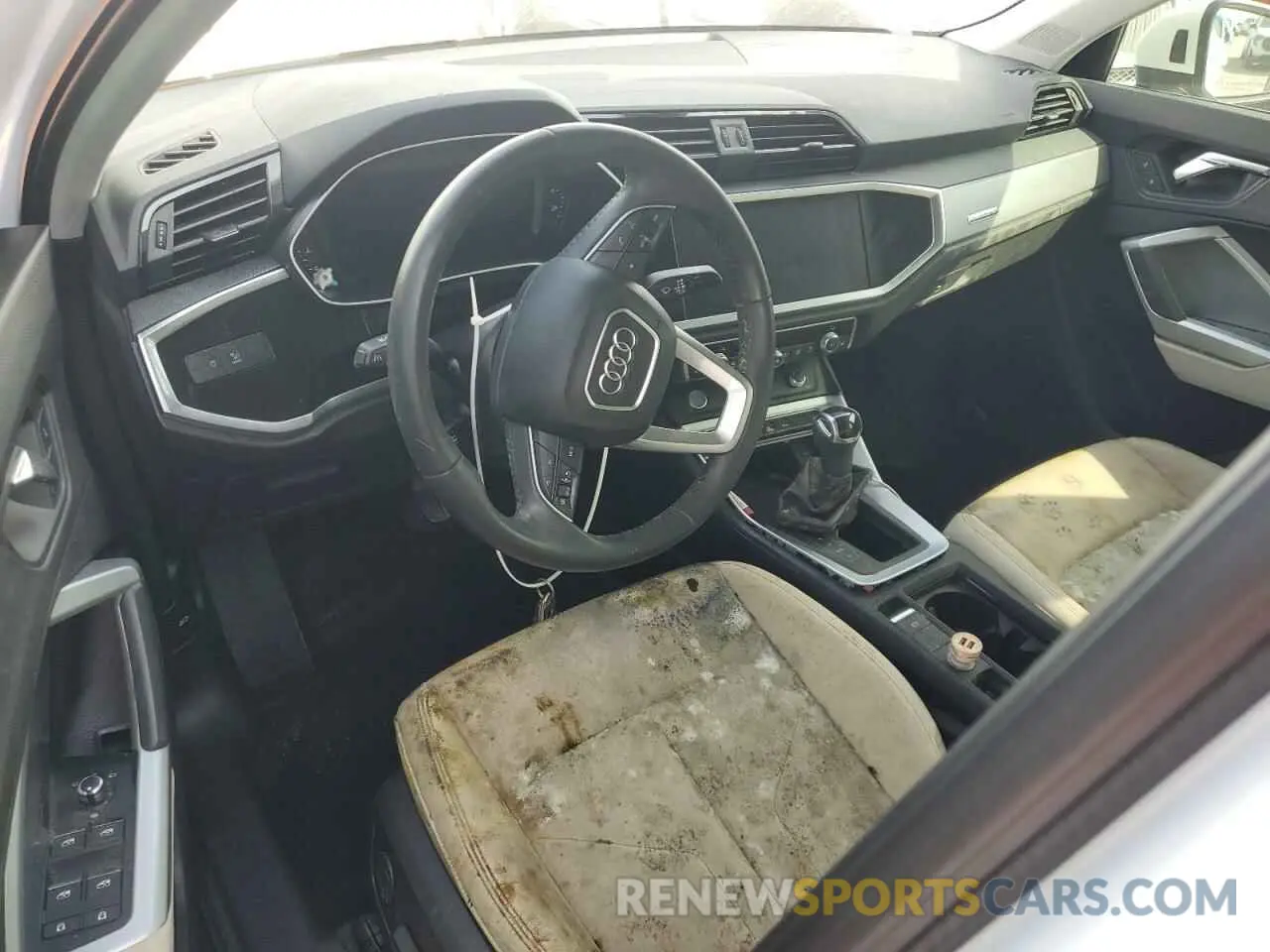 8 Photograph of a damaged car WA1BECF34L1027871 AUDI Q3 2020