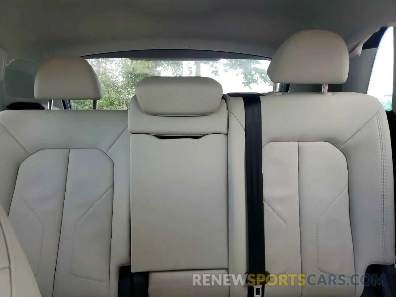 10 Photograph of a damaged car WA1BECF35L1019309 AUDI Q3 2020