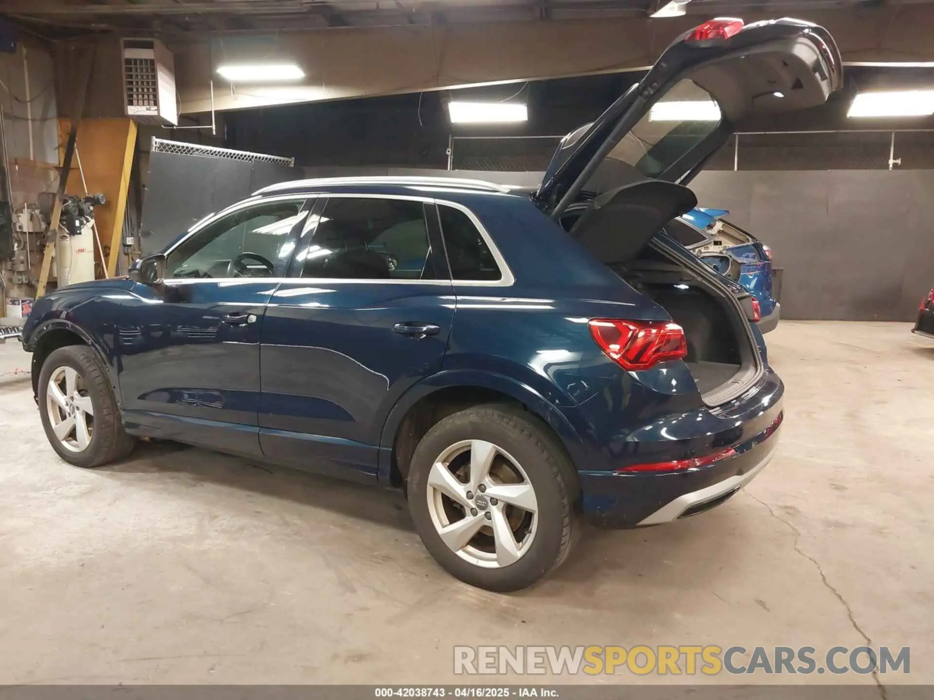 3 Фотография поврежденного автомобиля WA1BECF38L1015237 AUDI Q3 2020