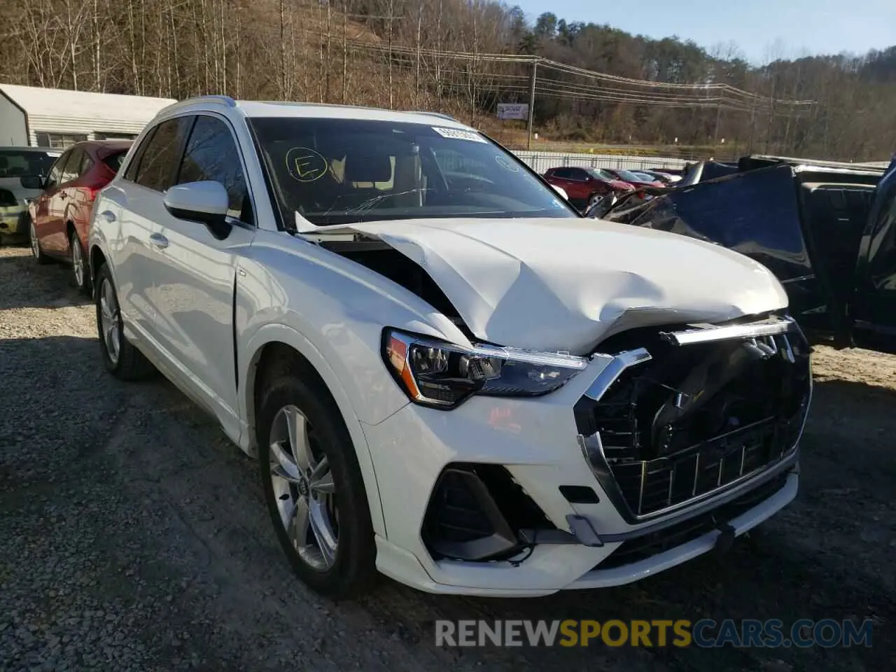 1 Photograph of a damaged car WA1DECF30L1065915 AUDI Q3 2020