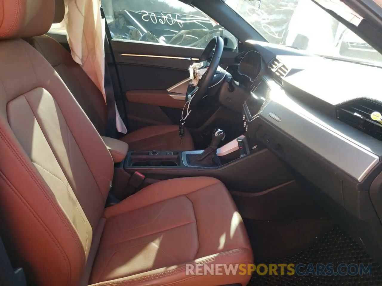 5 Photograph of a damaged car WA1DECF30L1065915 AUDI Q3 2020
