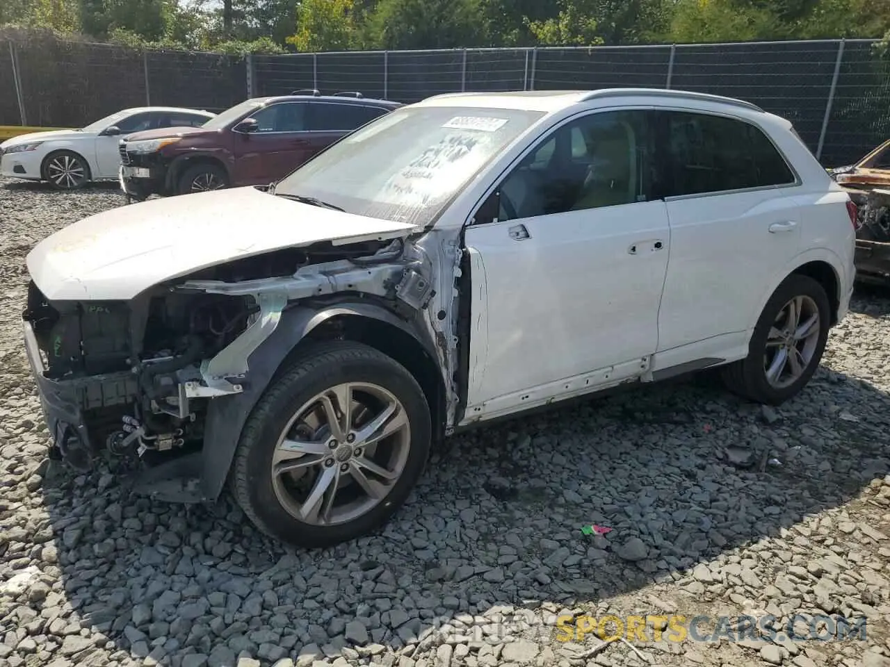 1 Photograph of a damaged car WA1DECF31L1124874 AUDI Q3 2020