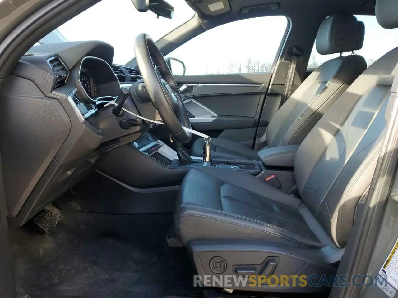 7 Photograph of a damaged car WA1DECF32L1018403 AUDI Q3 2020