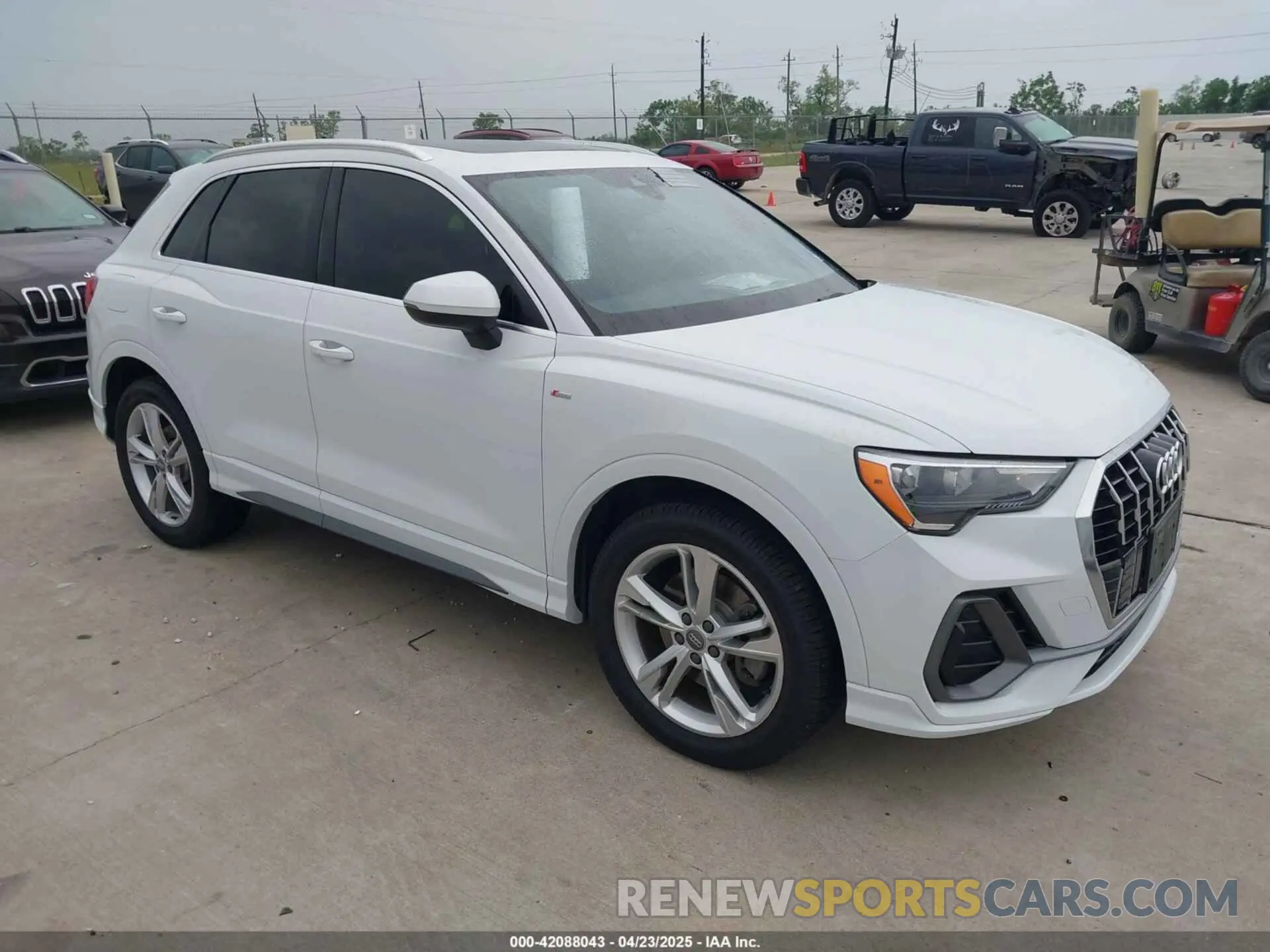1 Фотография поврежденного автомобиля WA1DECF35L1054165 AUDI Q3 2020