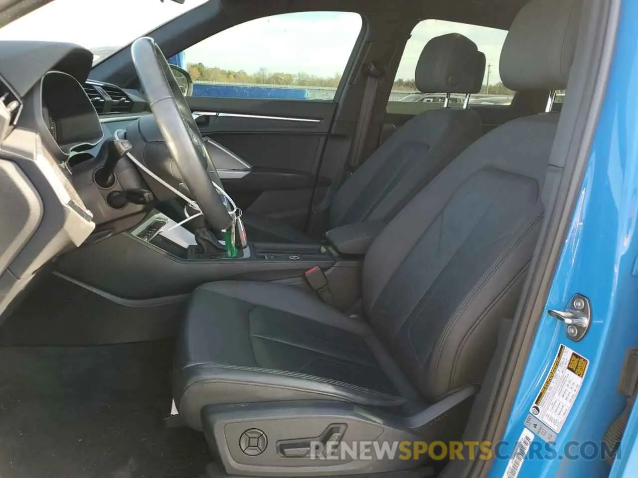 7 Фотография поврежденного автомобиля WA1DECF38L1010242 AUDI Q3 2020