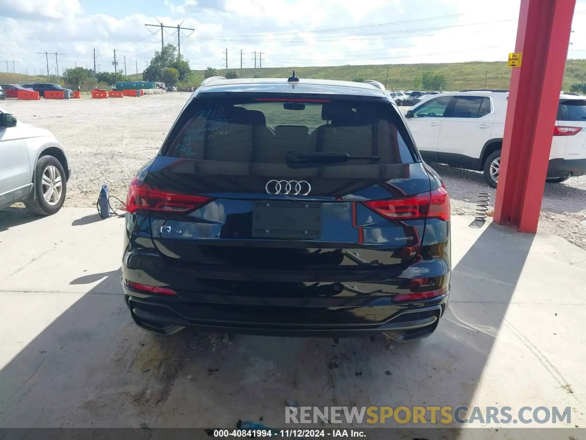 17 Photograph of a damaged car WA1DECF38L1023458 AUDI Q3 2020