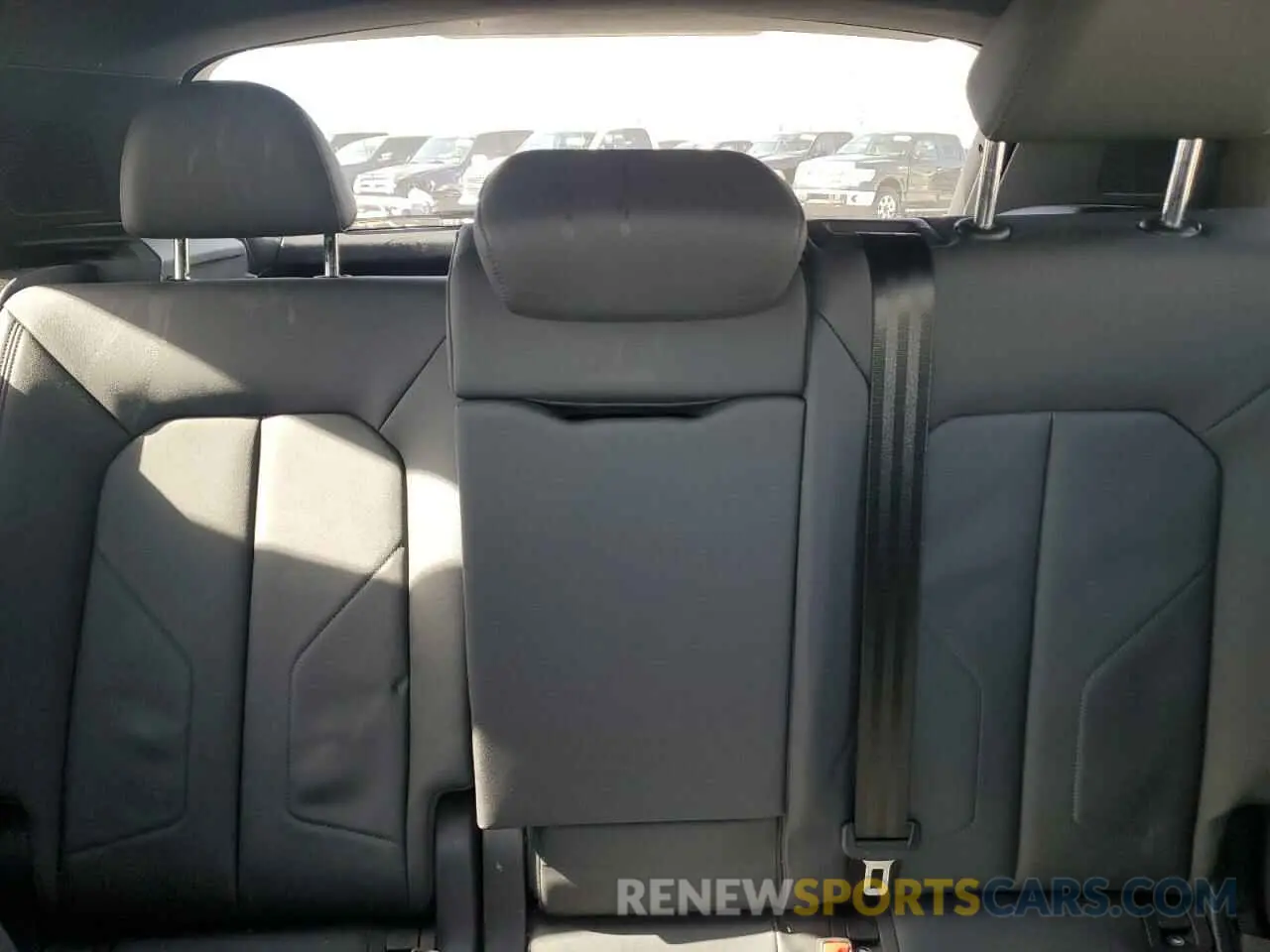 10 Фотография поврежденного автомобиля WA1EECF30L1080273 AUDI Q3 2020