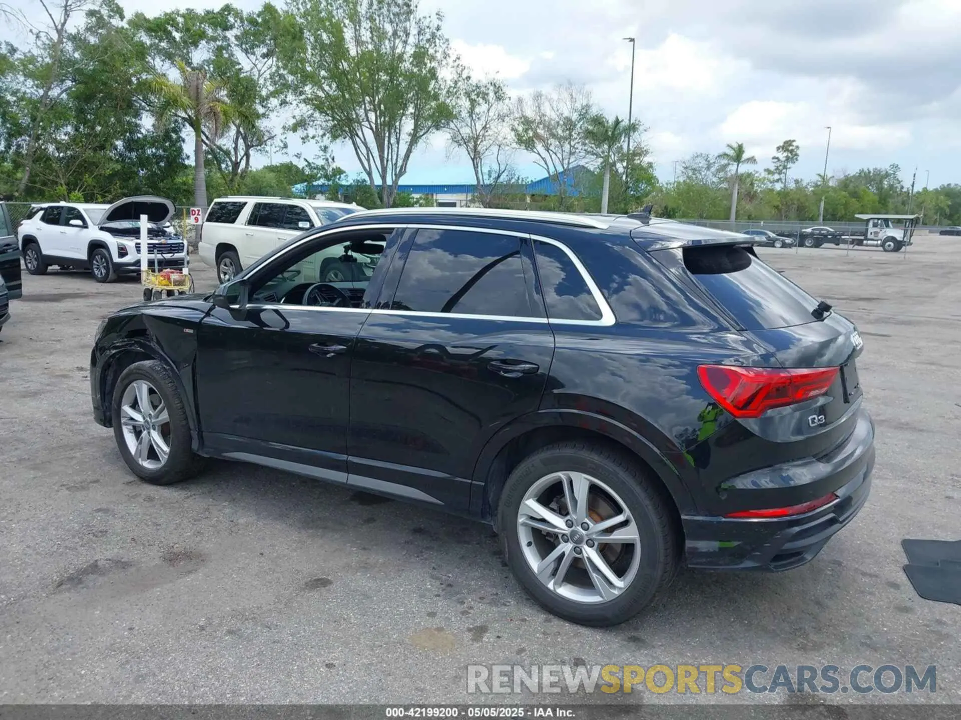 3 Фотография поврежденного автомобиля WA1EECF33L1052774 AUDI Q3 2020