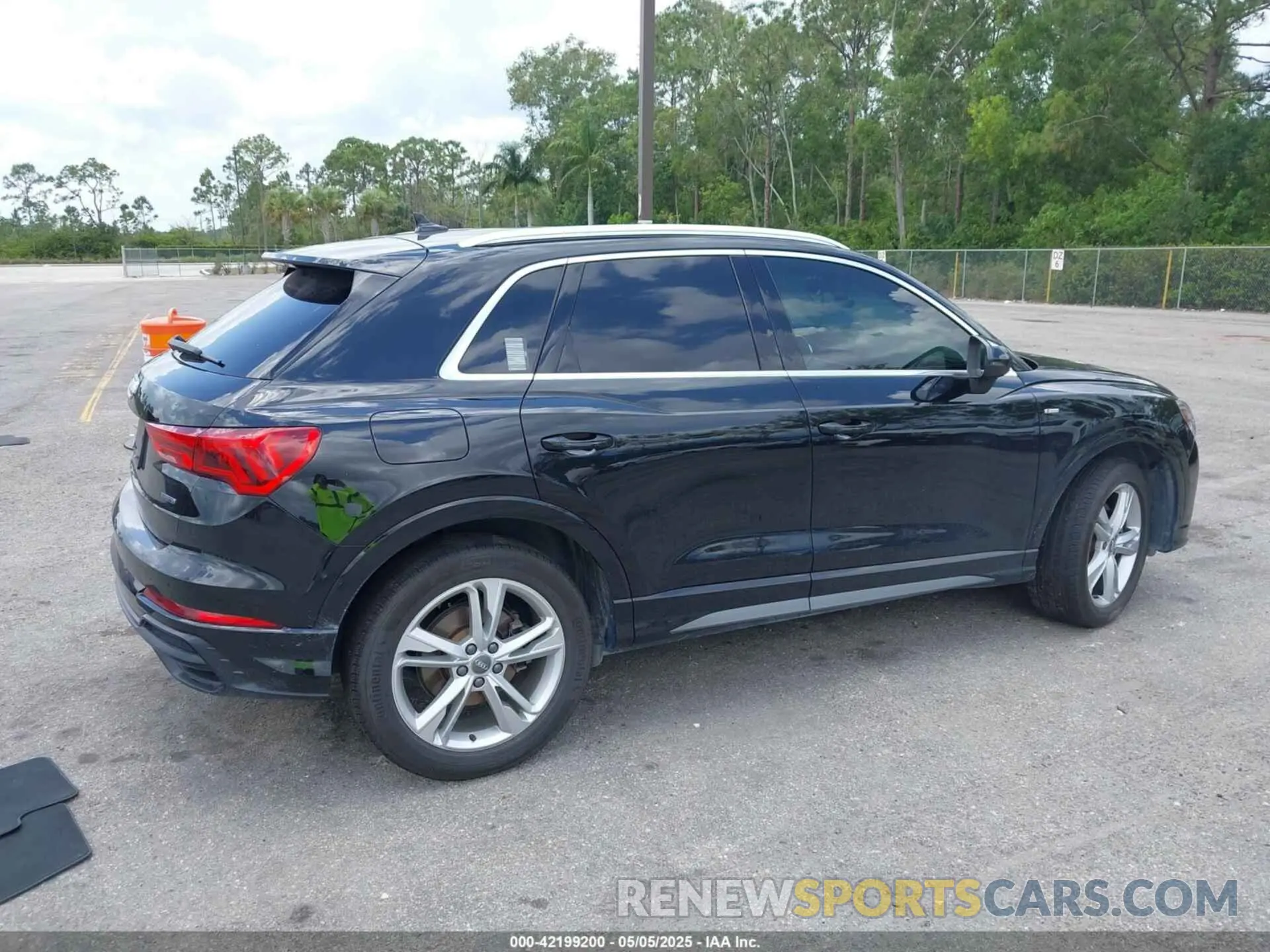 4 Фотография поврежденного автомобиля WA1EECF33L1052774 AUDI Q3 2020