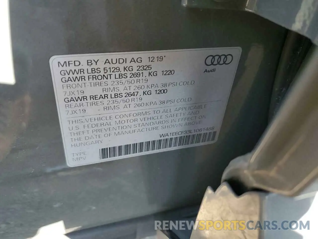 13 Photograph of a damaged car WA1EECF33L1061488 AUDI Q3 2020