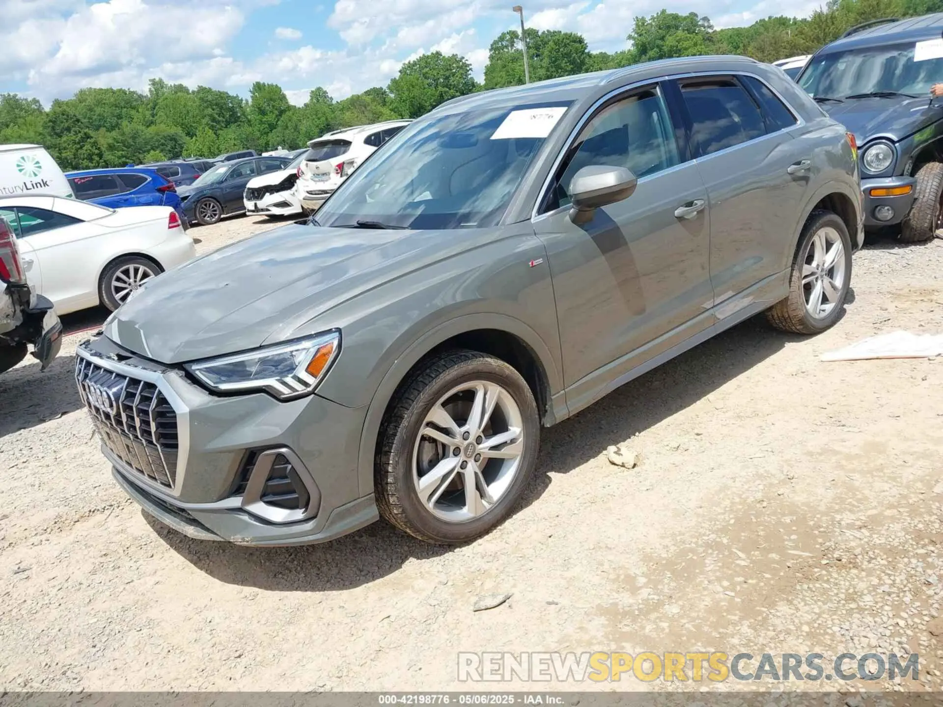 2 Photograph of a damaged car WA1EECF34L1030072 AUDI Q3 2020