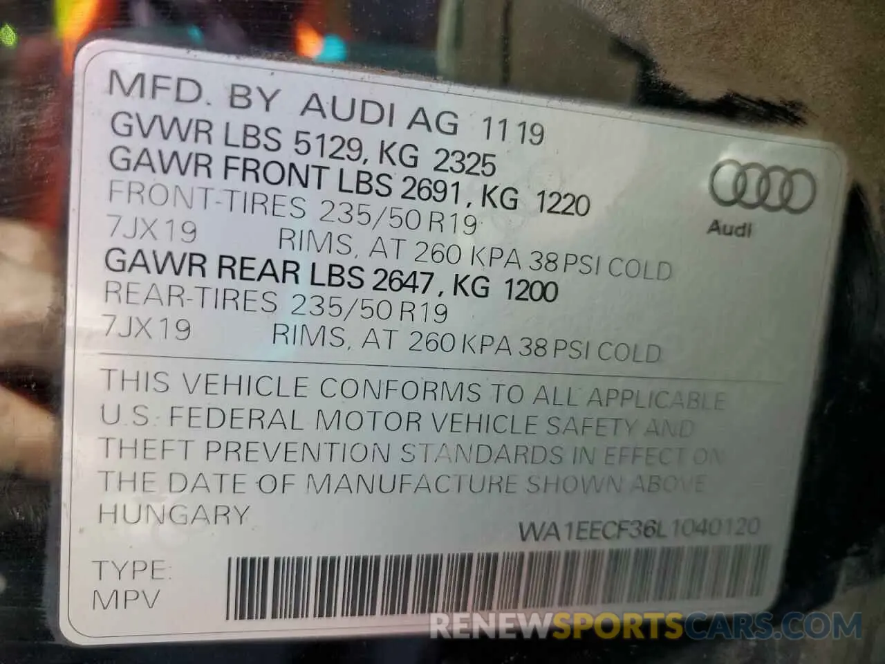 13 Photograph of a damaged car WA1EECF36L1040120 AUDI Q3 2020