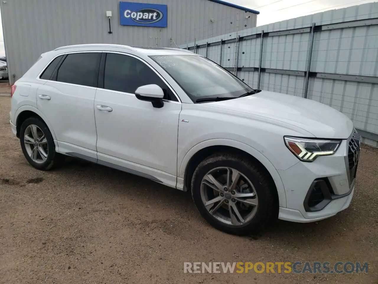 4 Photograph of a damaged car WA1EECF36L1090659 AUDI Q3 2020