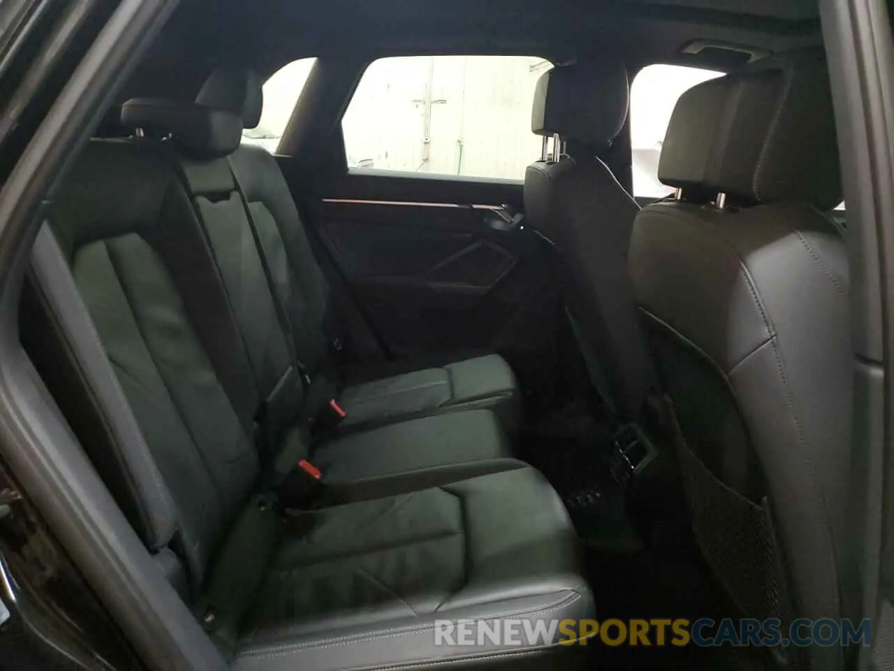 11 Photograph of a damaged car WA1EECF37L1052552 AUDI Q3 2020