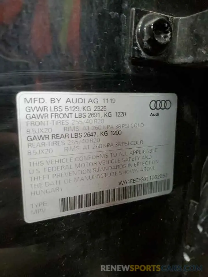 14 Photograph of a damaged car WA1EECF37L1052552 AUDI Q3 2020